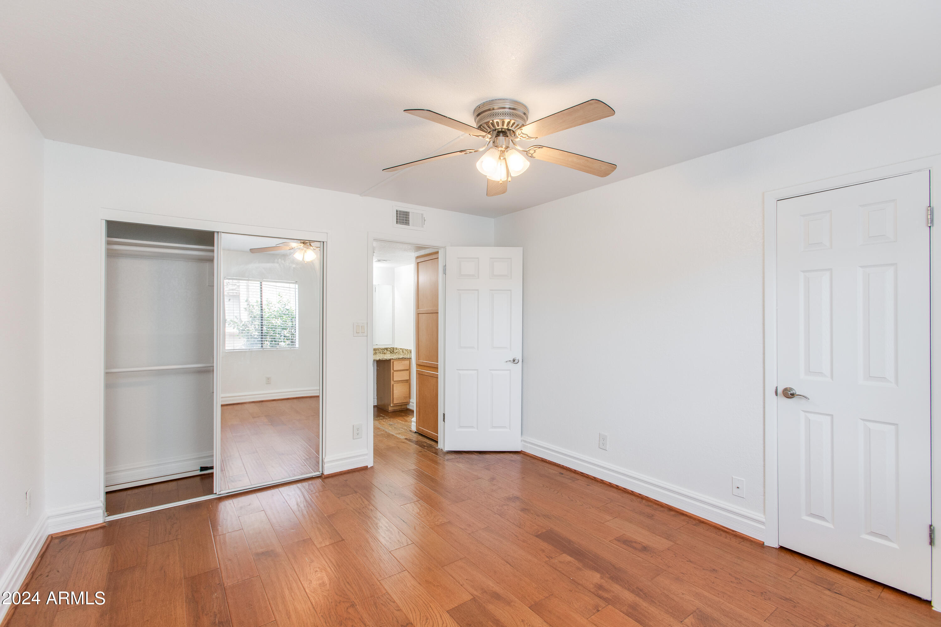 3825 E CAMELBACK Road, 132
