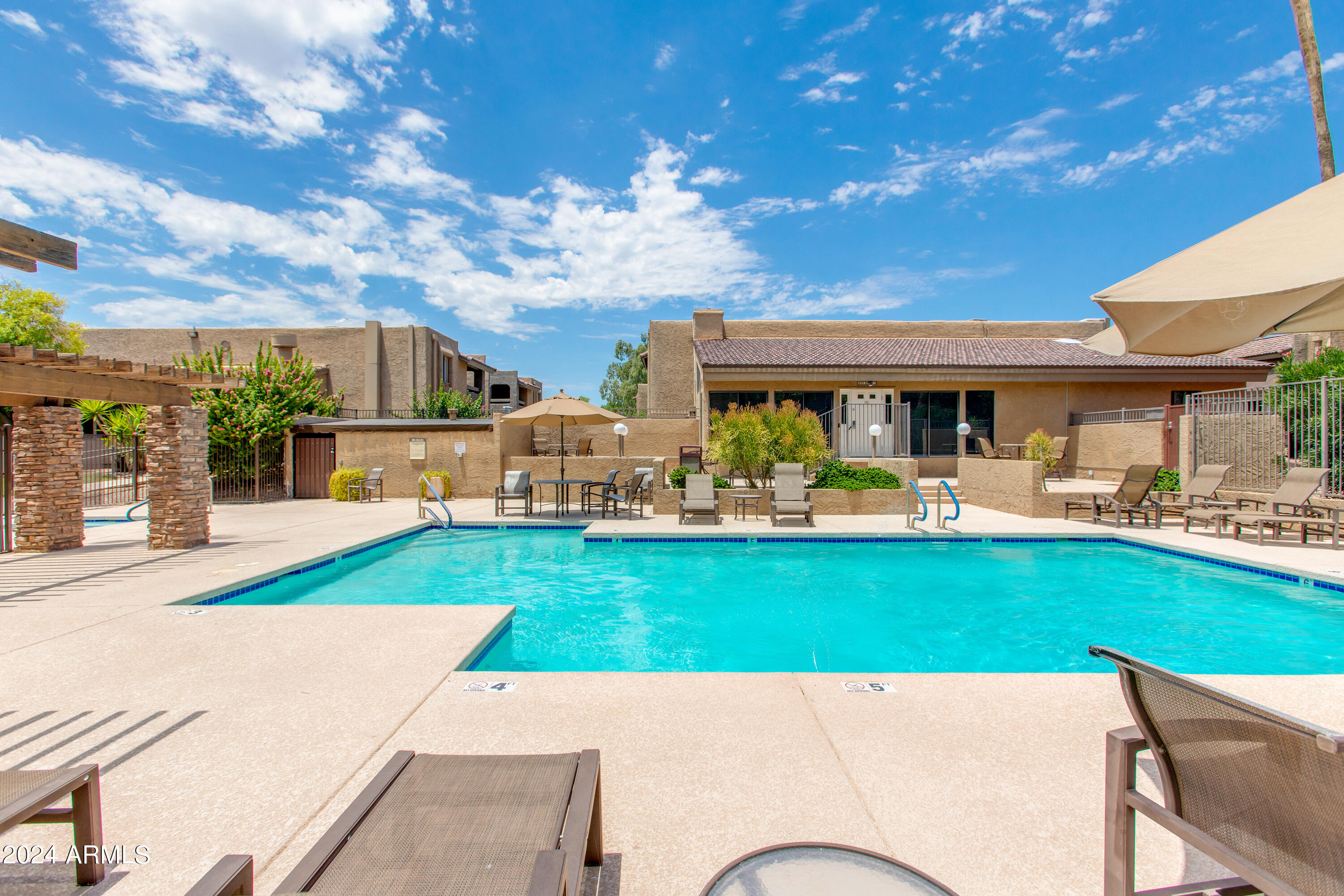 3825 E CAMELBACK Road, 132