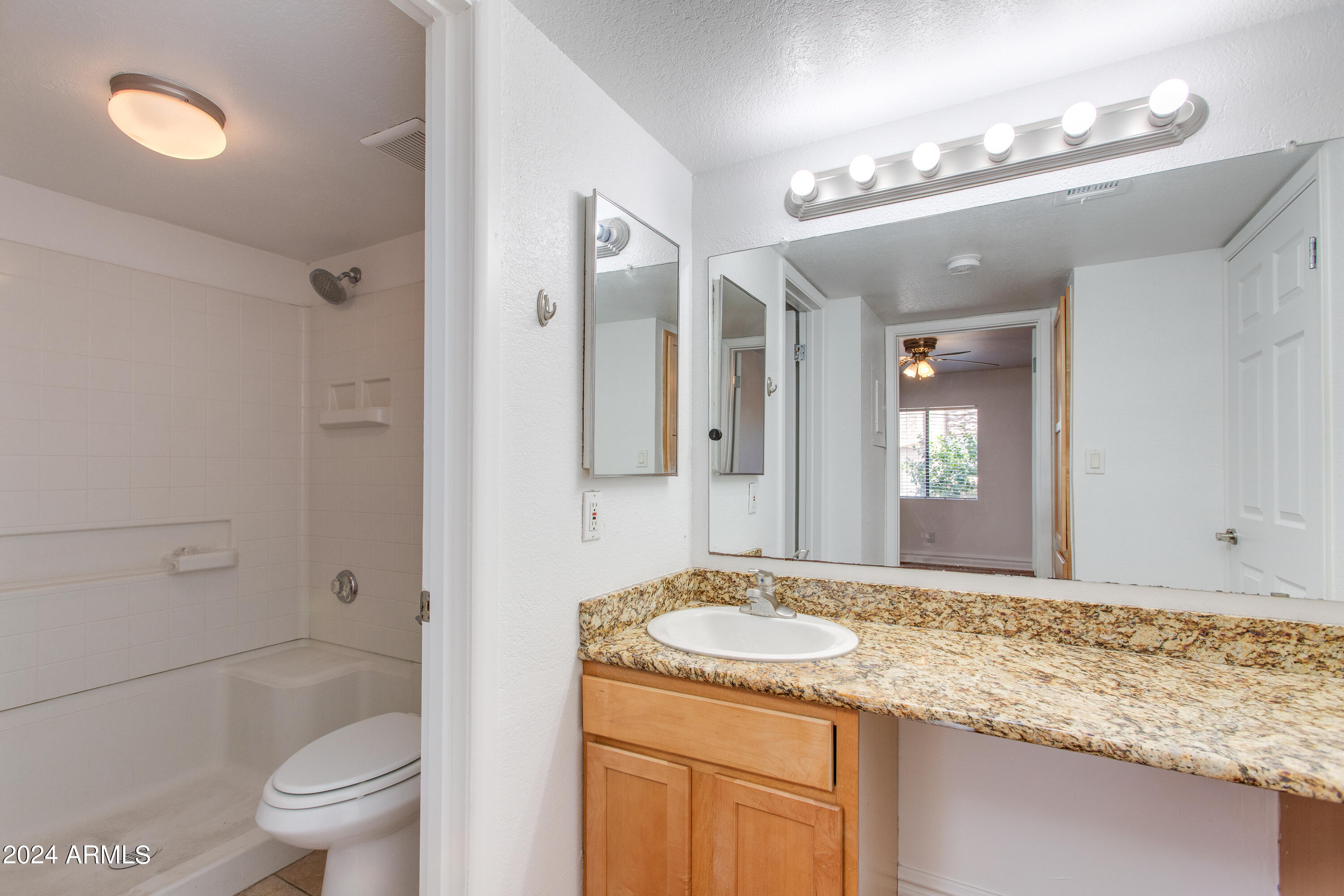 3825 E CAMELBACK Road, 132