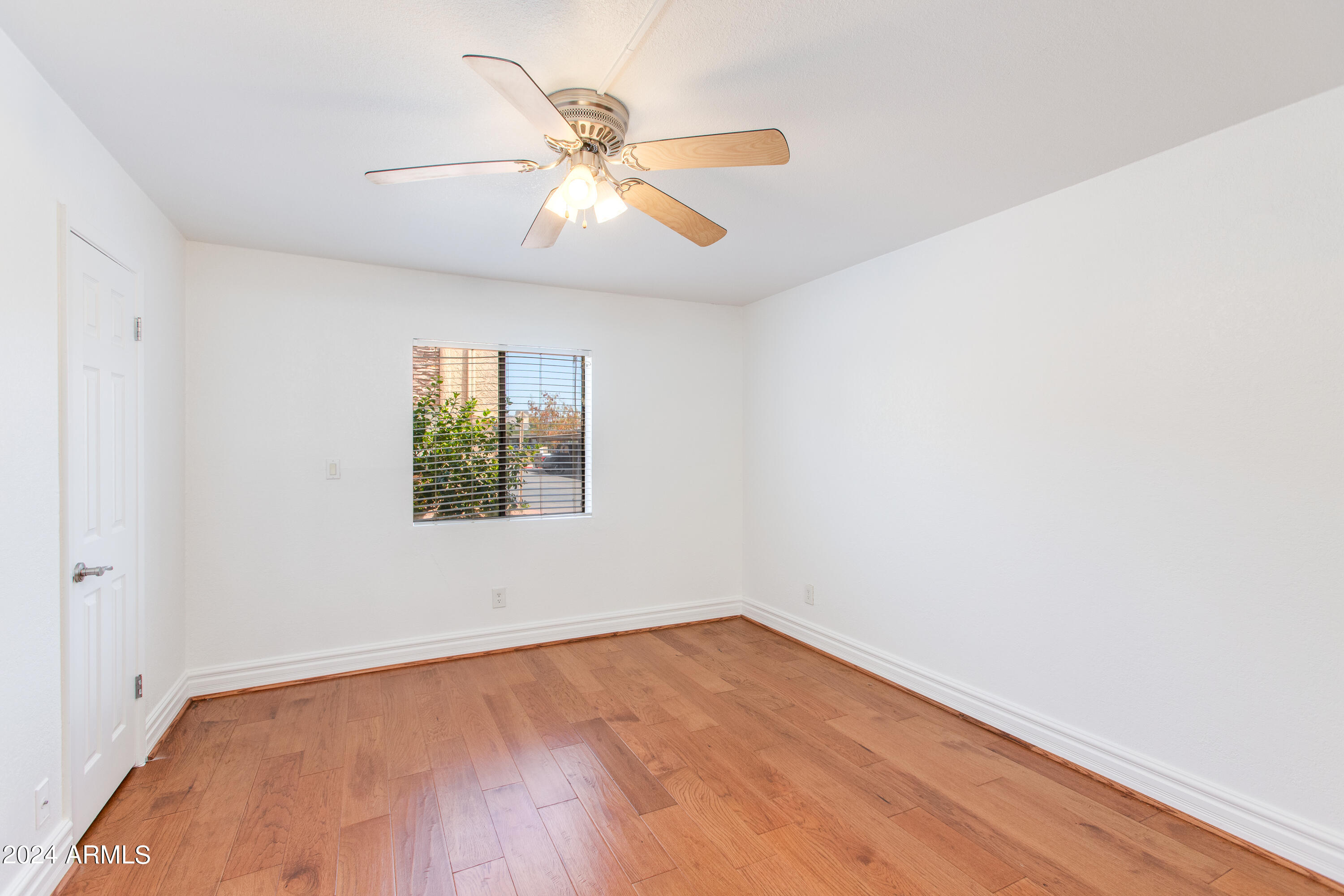 3825 E CAMELBACK Road, 132