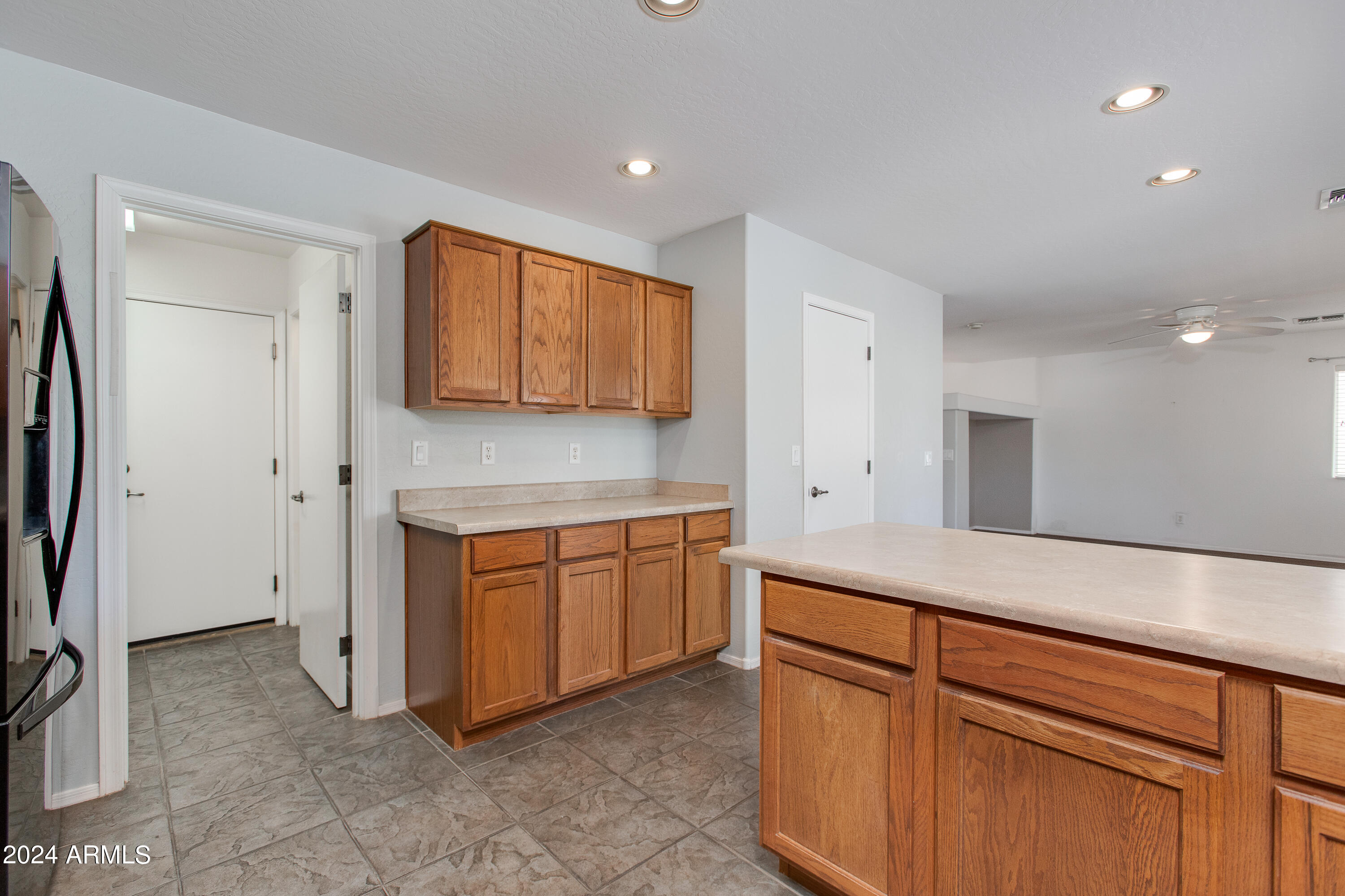 1404 S BALDWIN Loop
