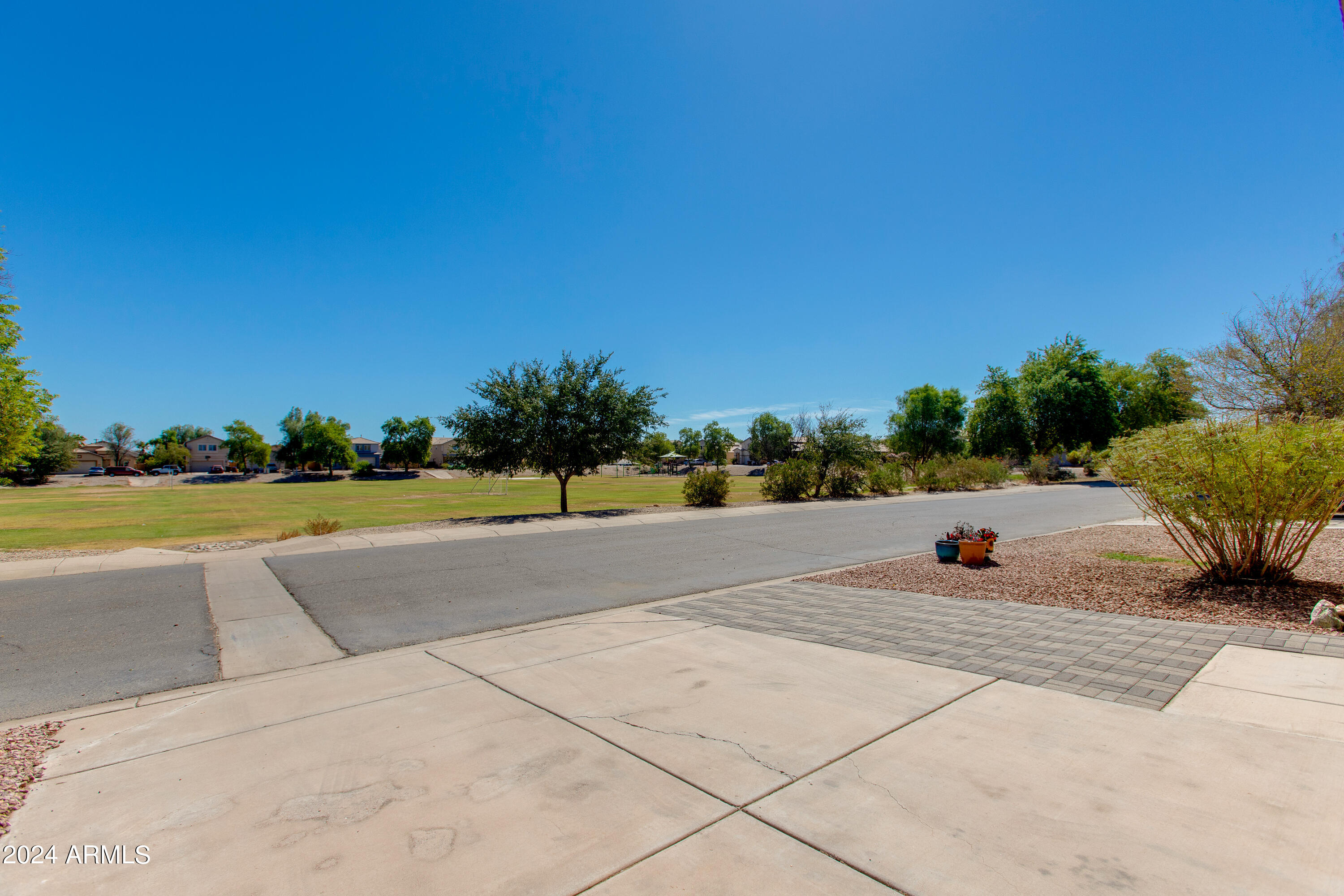 1404 S BALDWIN Loop