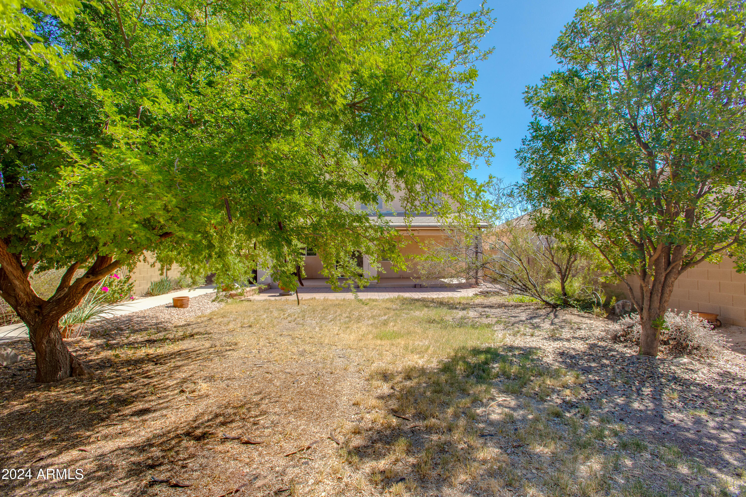 1404 S BALDWIN Loop