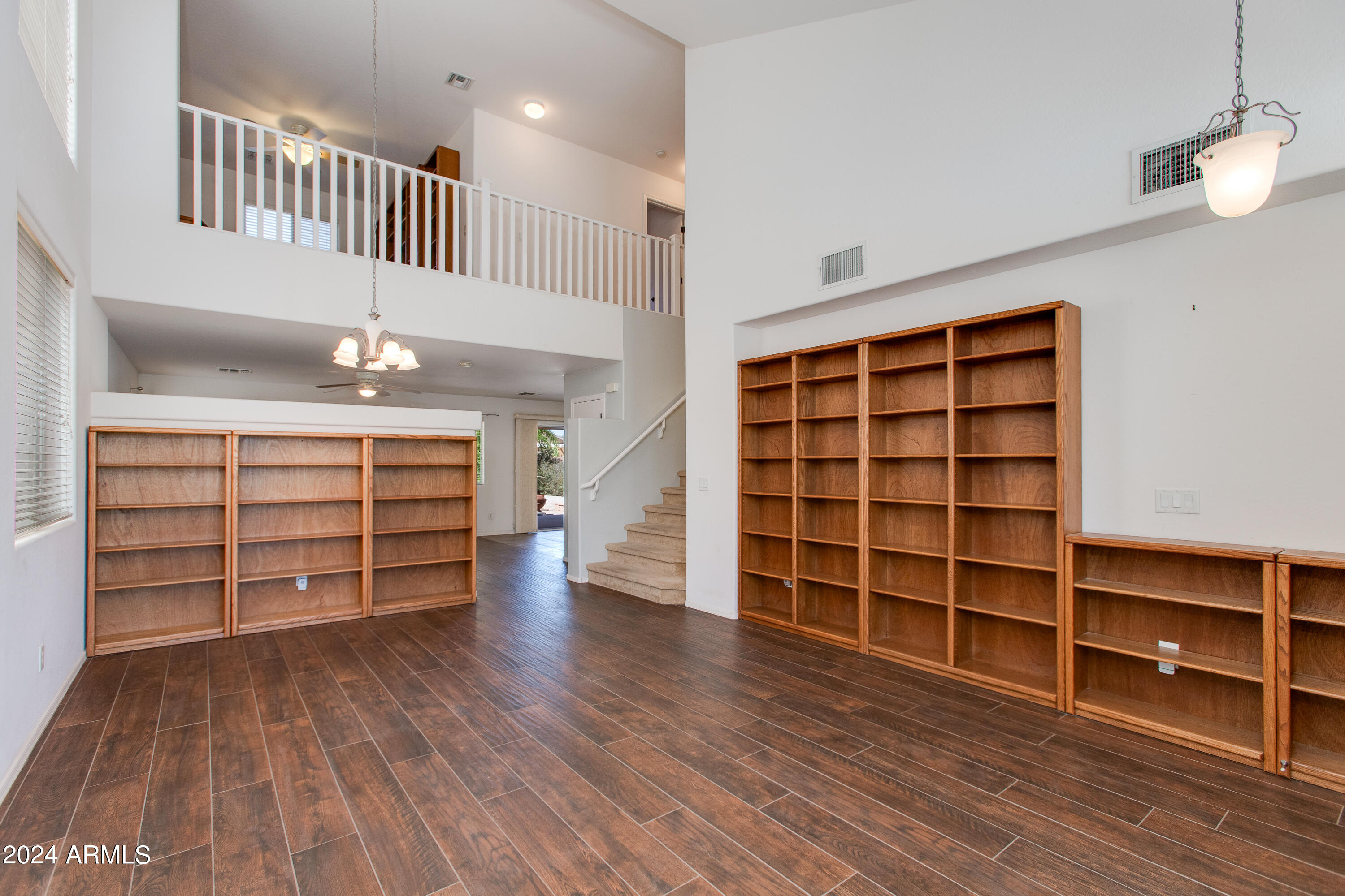 1404 S BALDWIN Loop