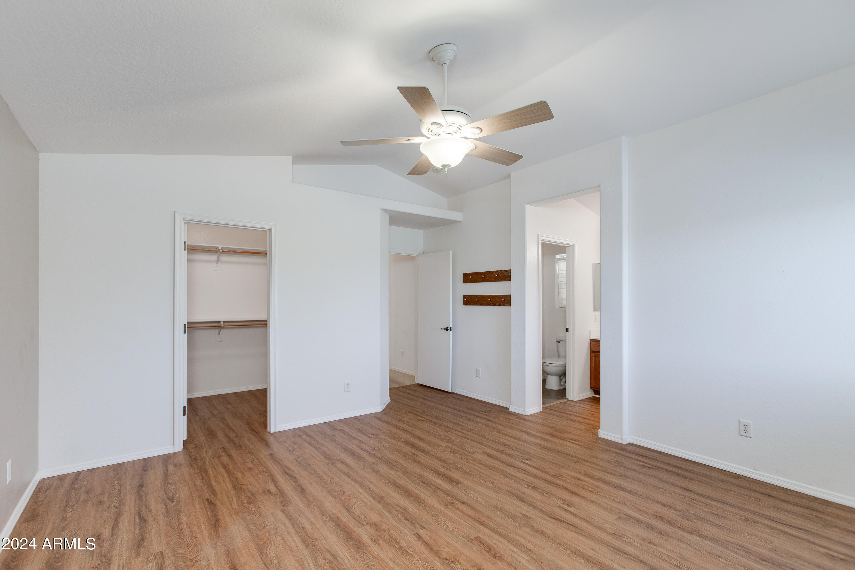 1404 S BALDWIN Loop