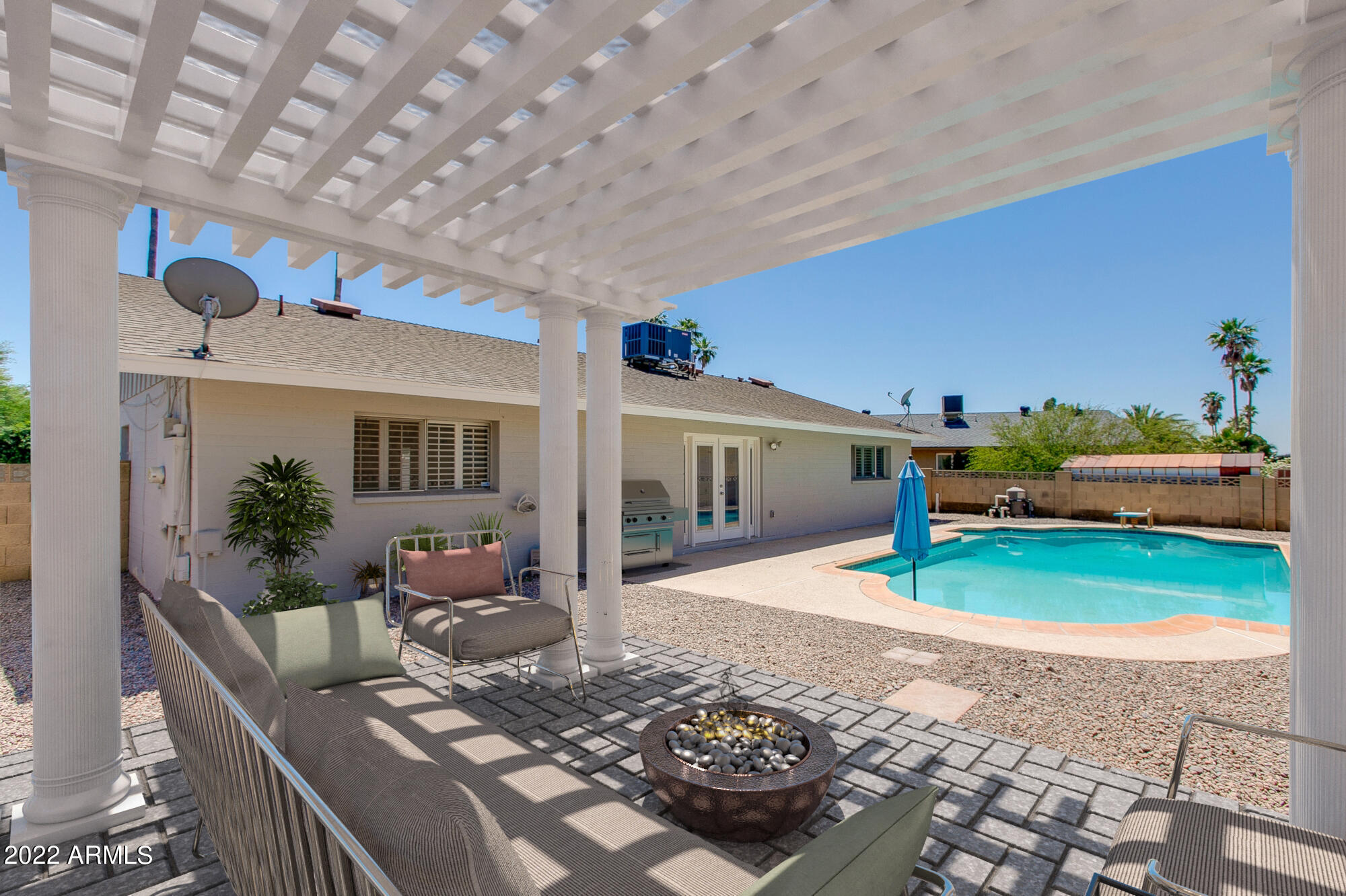 1206 E GREENWAY Drive