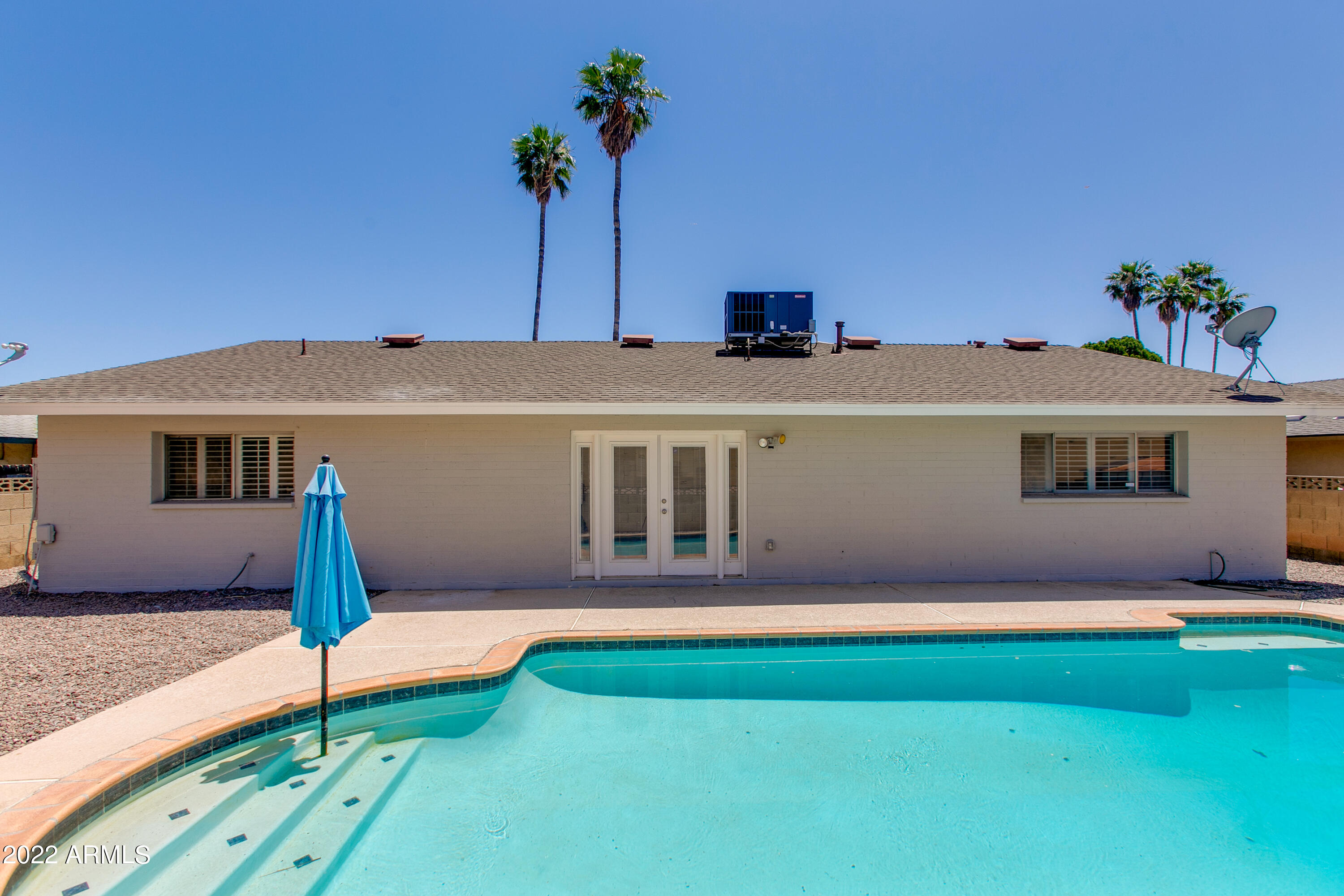 1206 E GREENWAY Drive