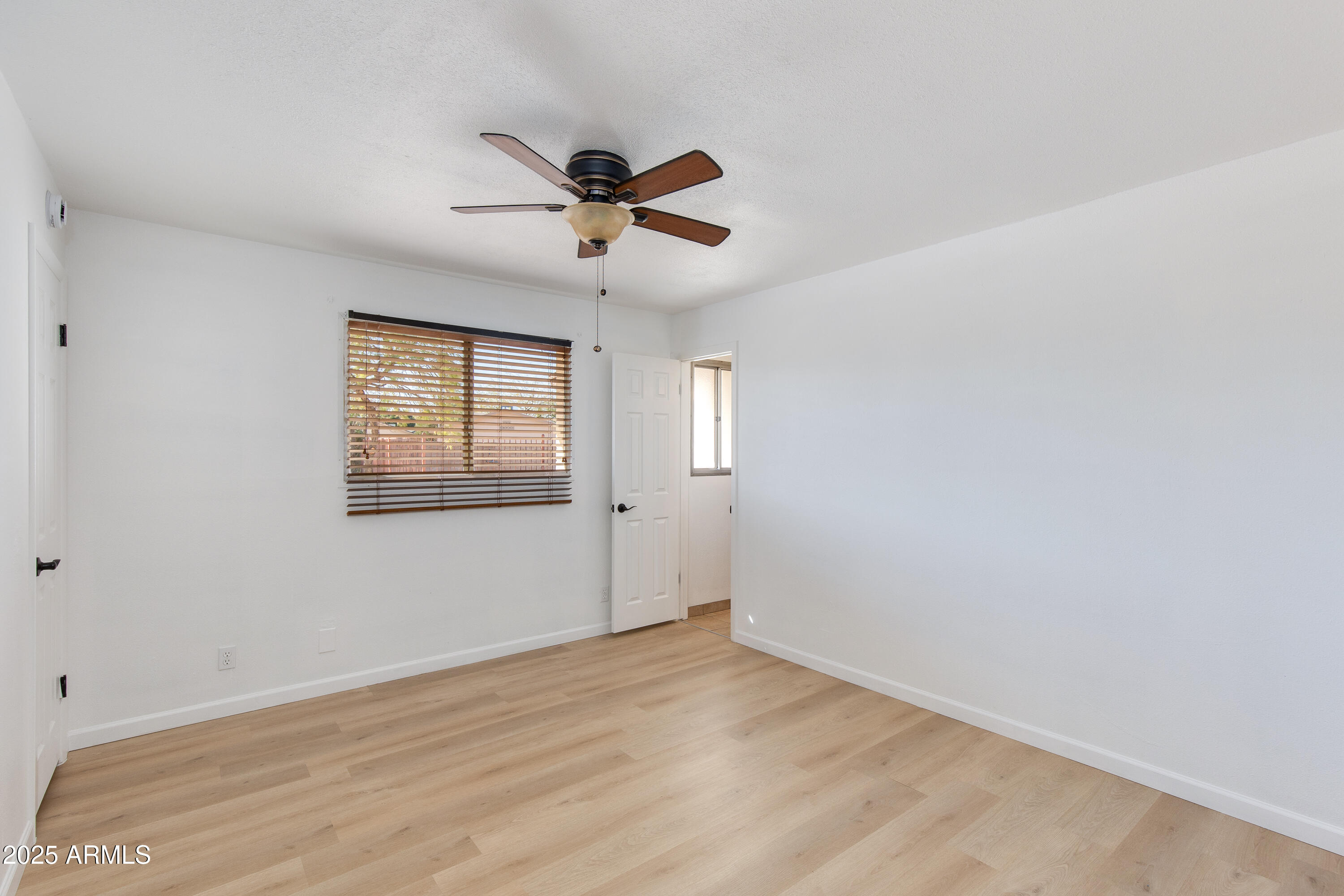 2515 E KAREN Drive