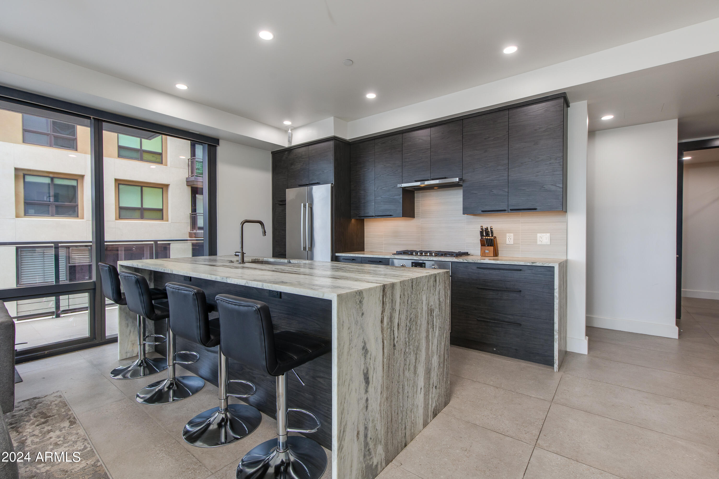 4422 N 75TH Street # 2008