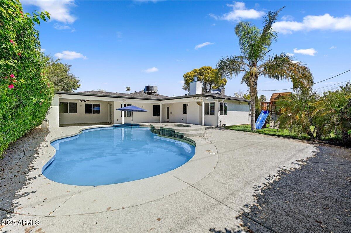 4243 E AVALON Drive