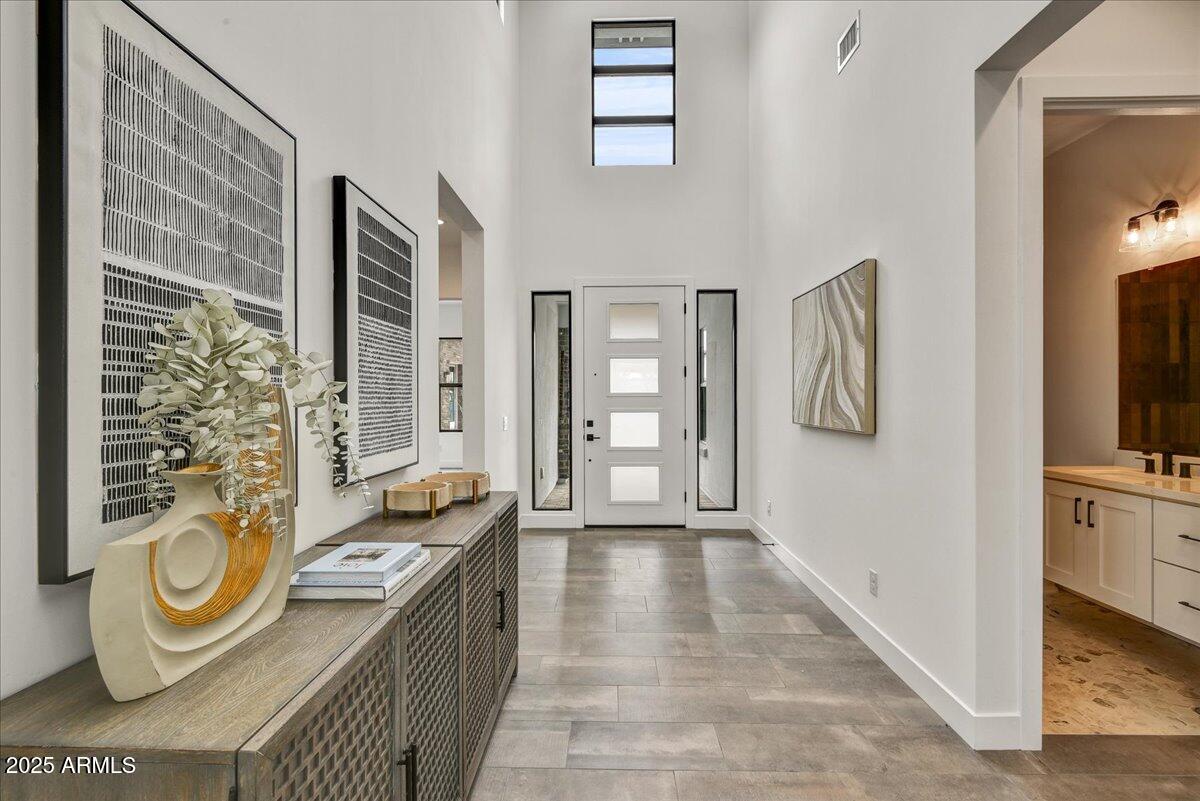 3329 W DESERT DAWN Drive