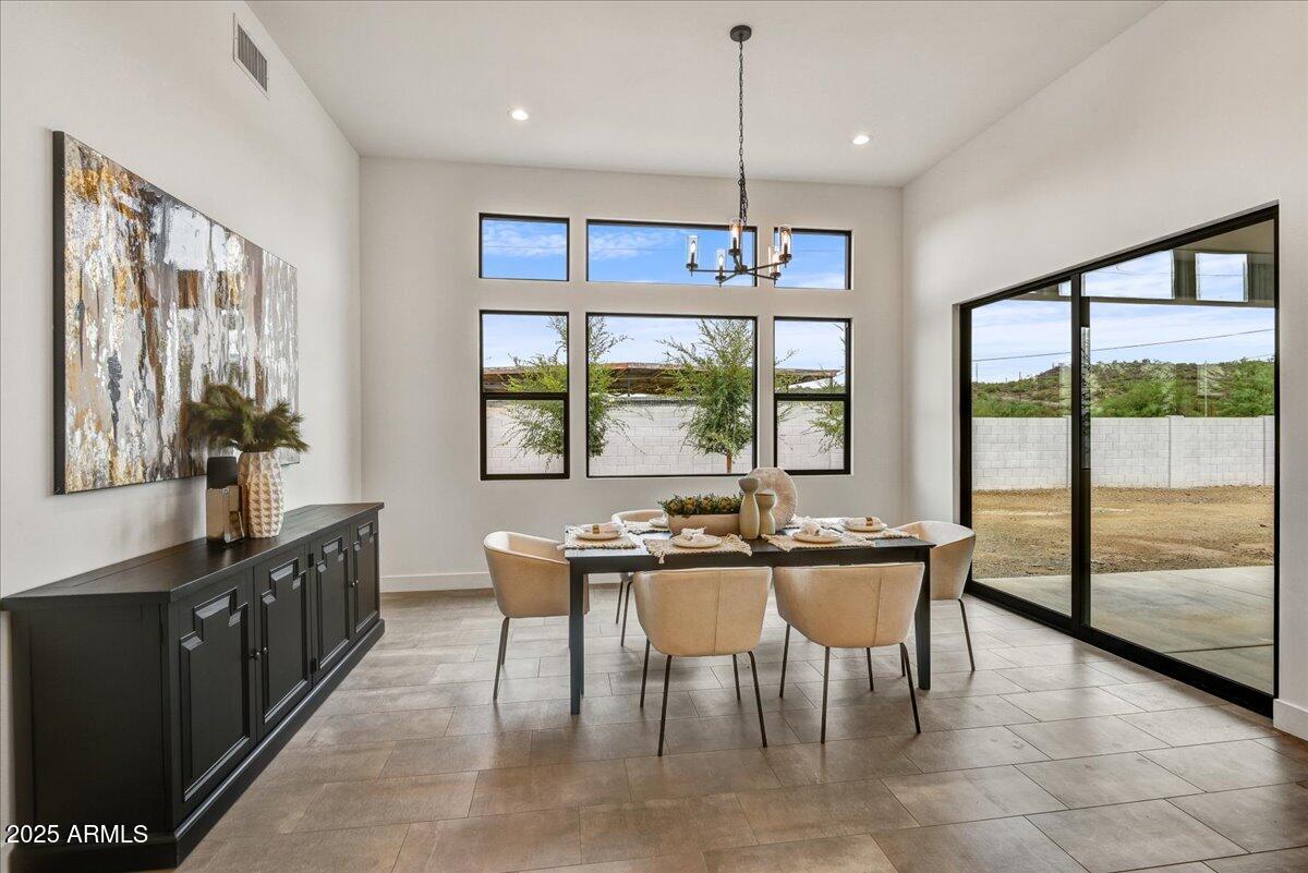 3329 W DESERT DAWN Drive