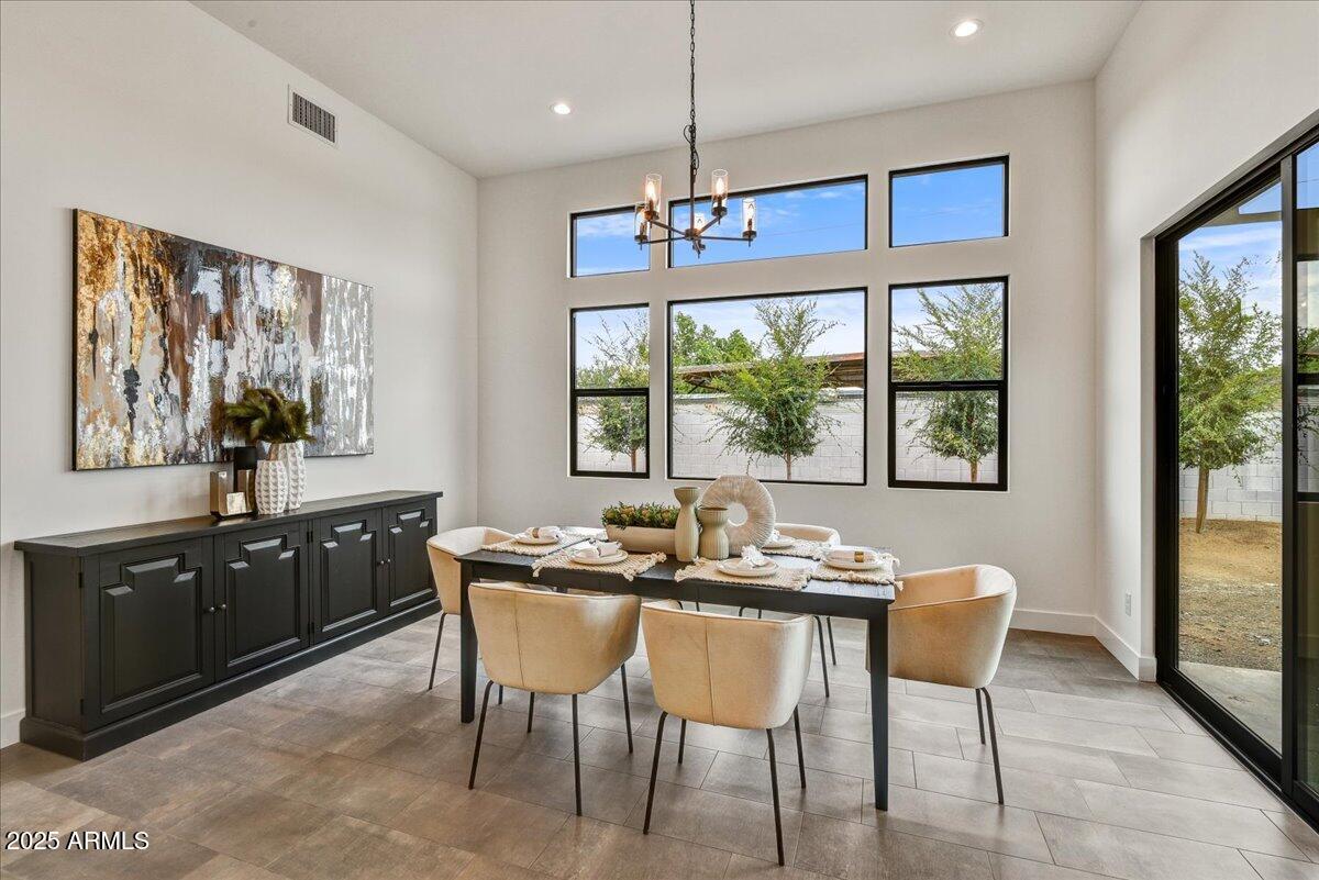 3329 W DESERT DAWN Drive