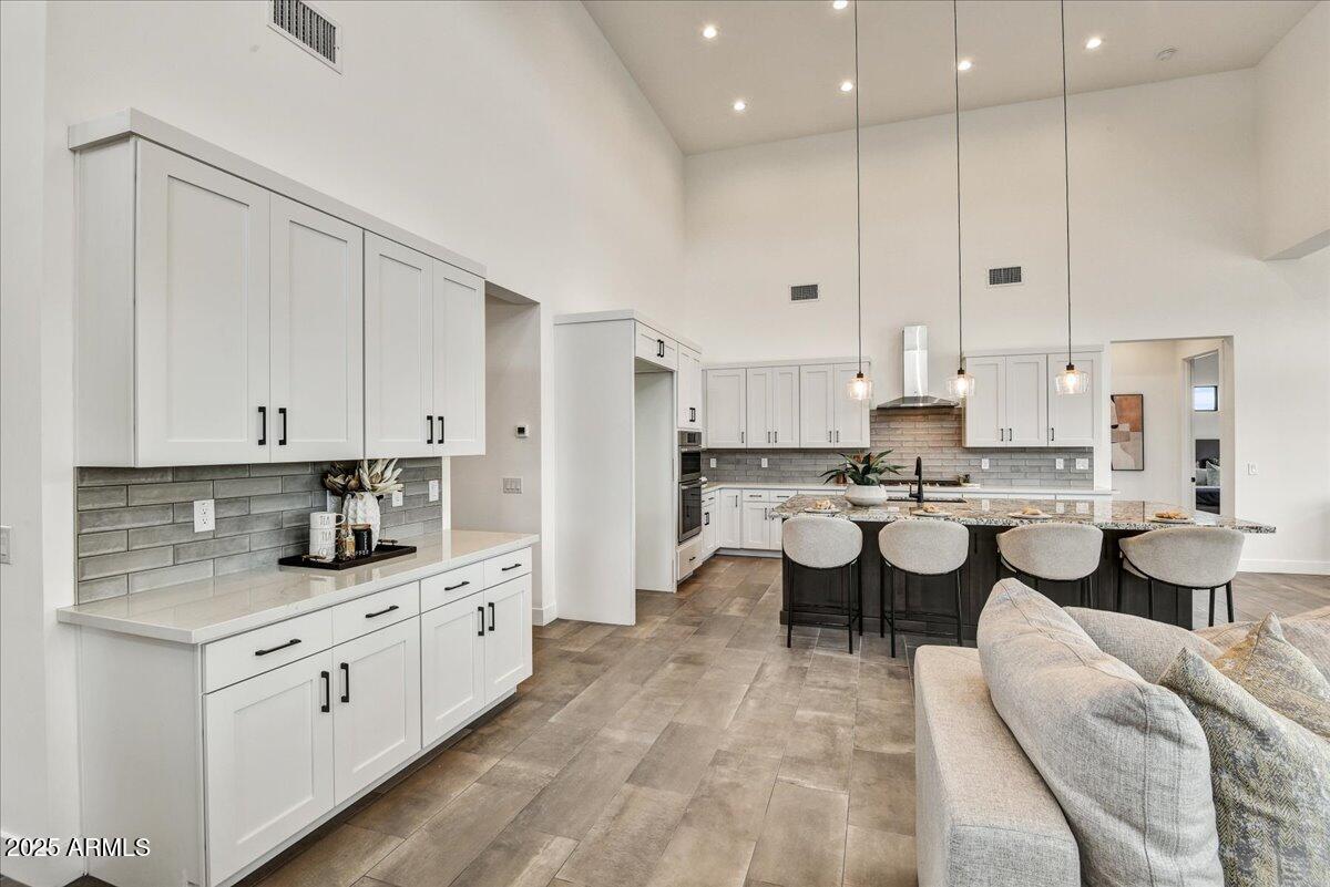 3329 W DESERT DAWN Drive