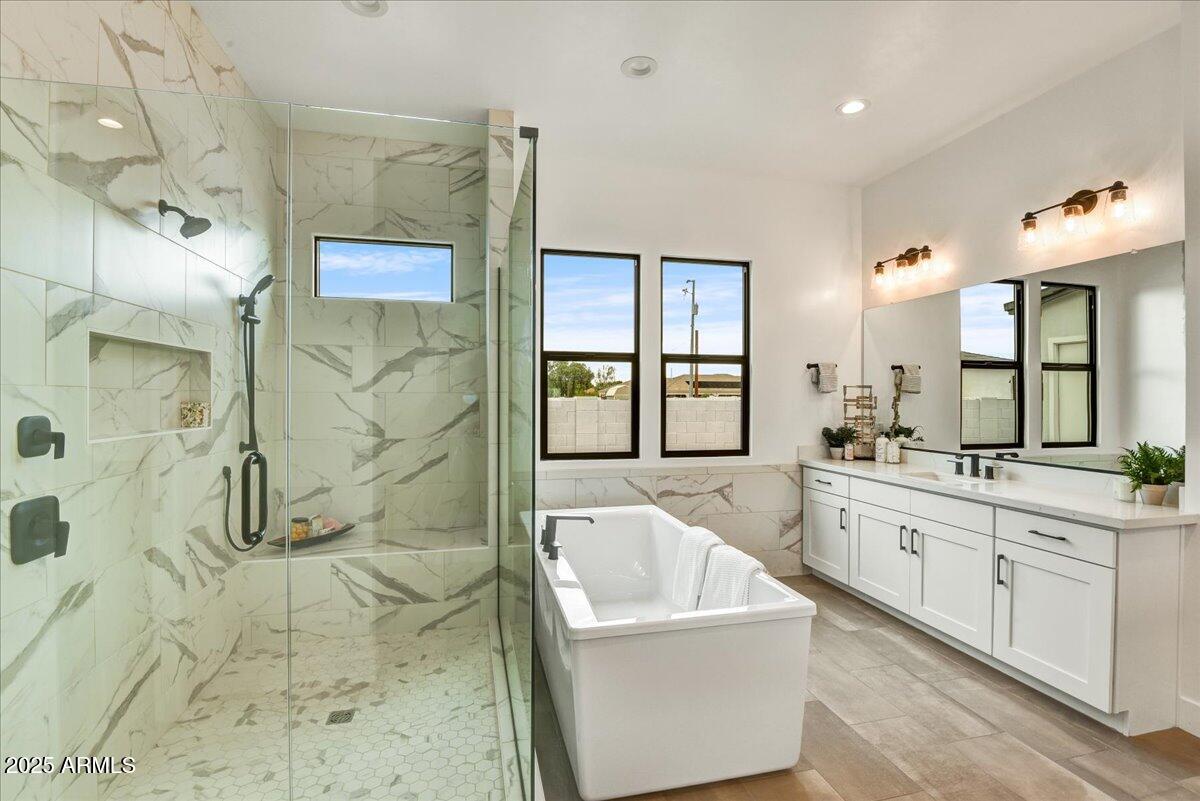 3329 W DESERT DAWN Drive