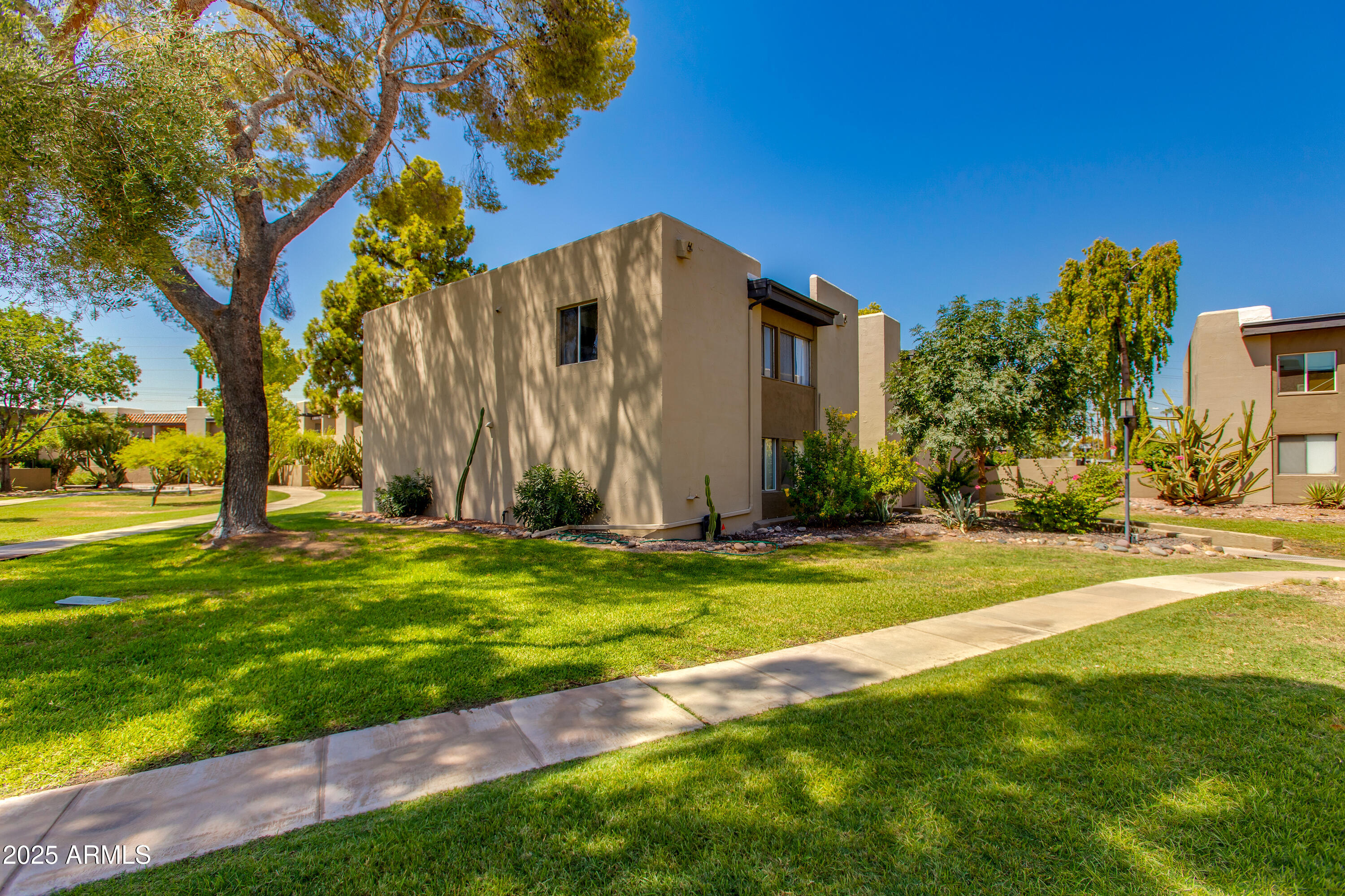 4201 E CAMELBACK Road, 41