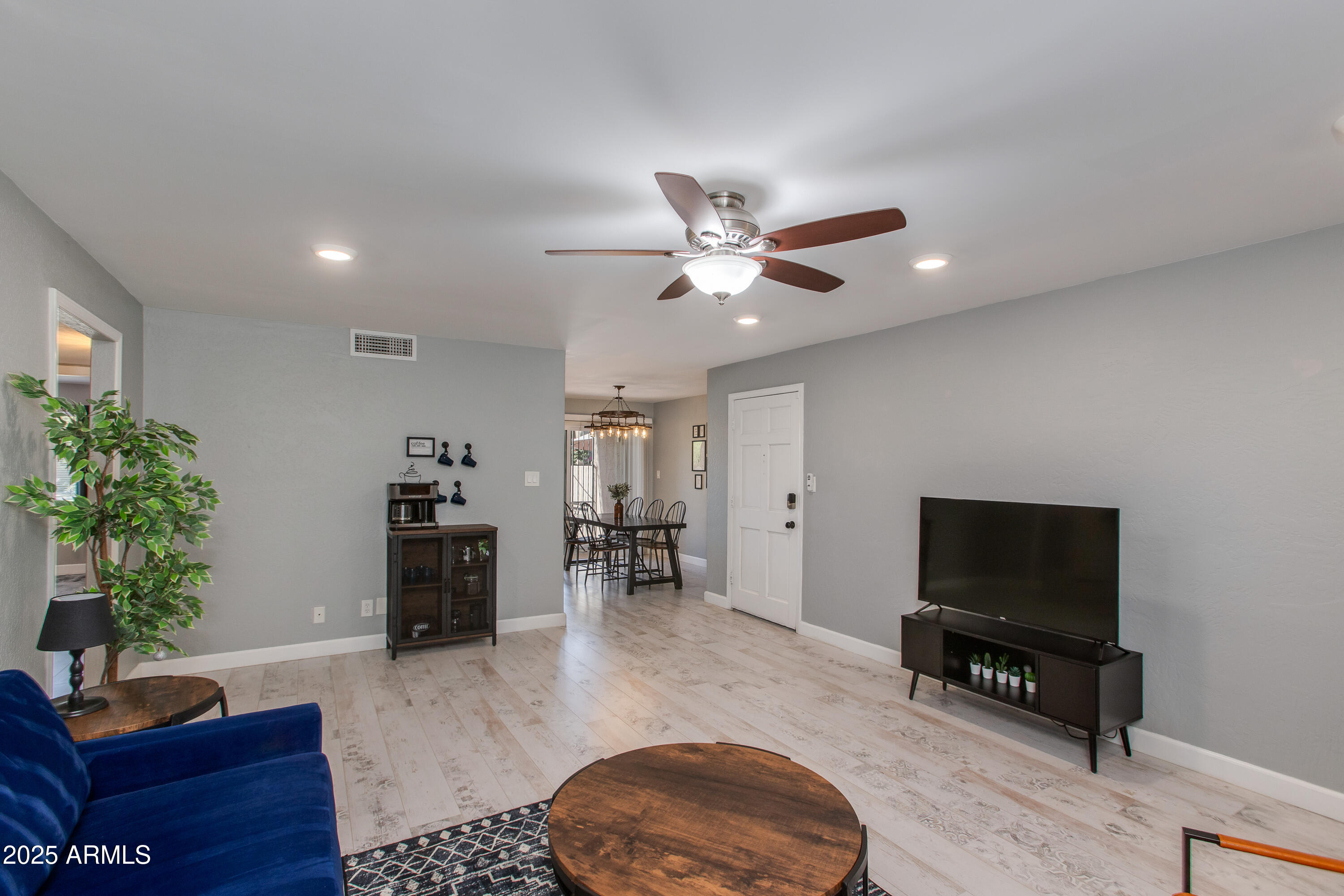 4201 E CAMELBACK Road, 41