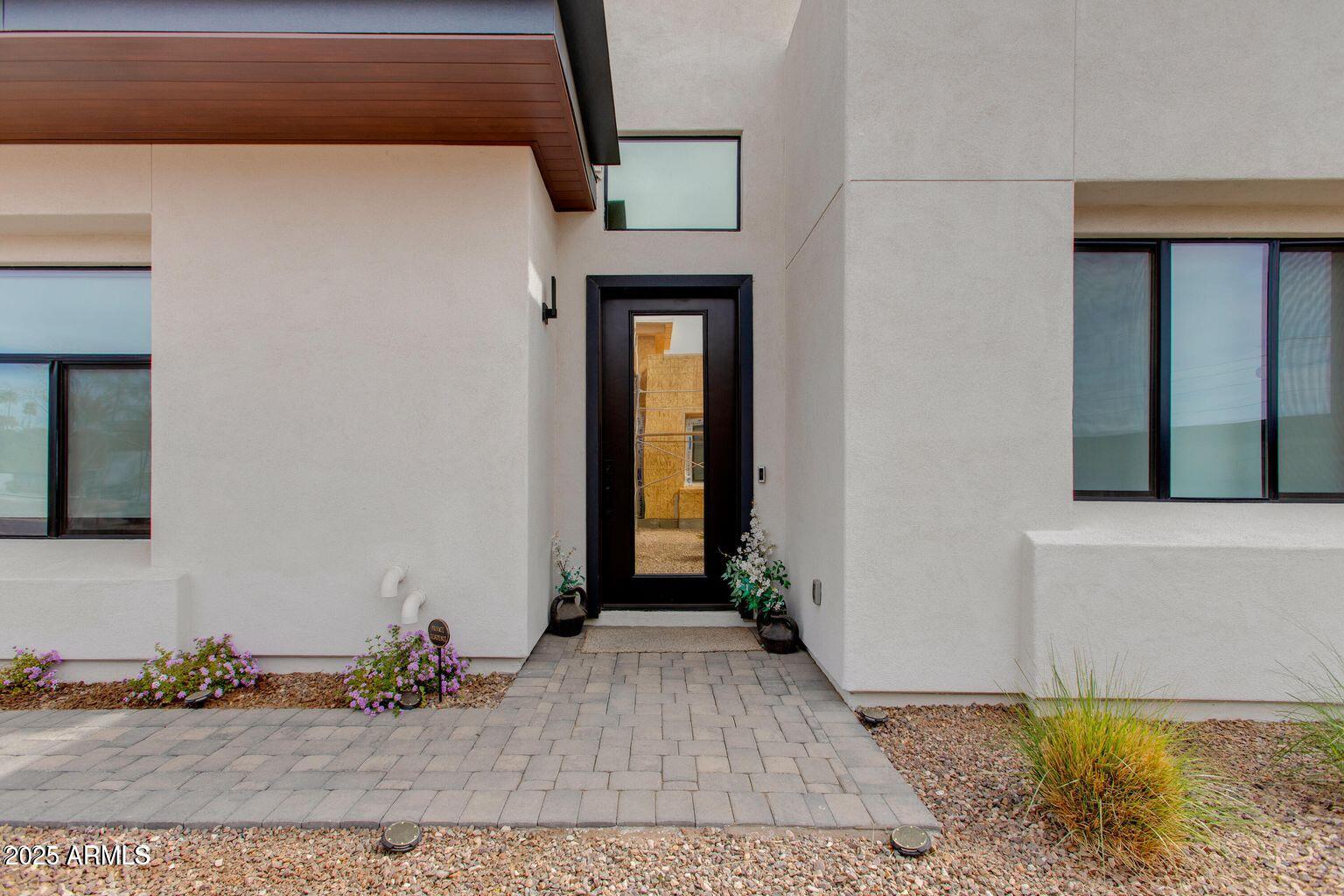 100 W NORTHERN Avenue, 5