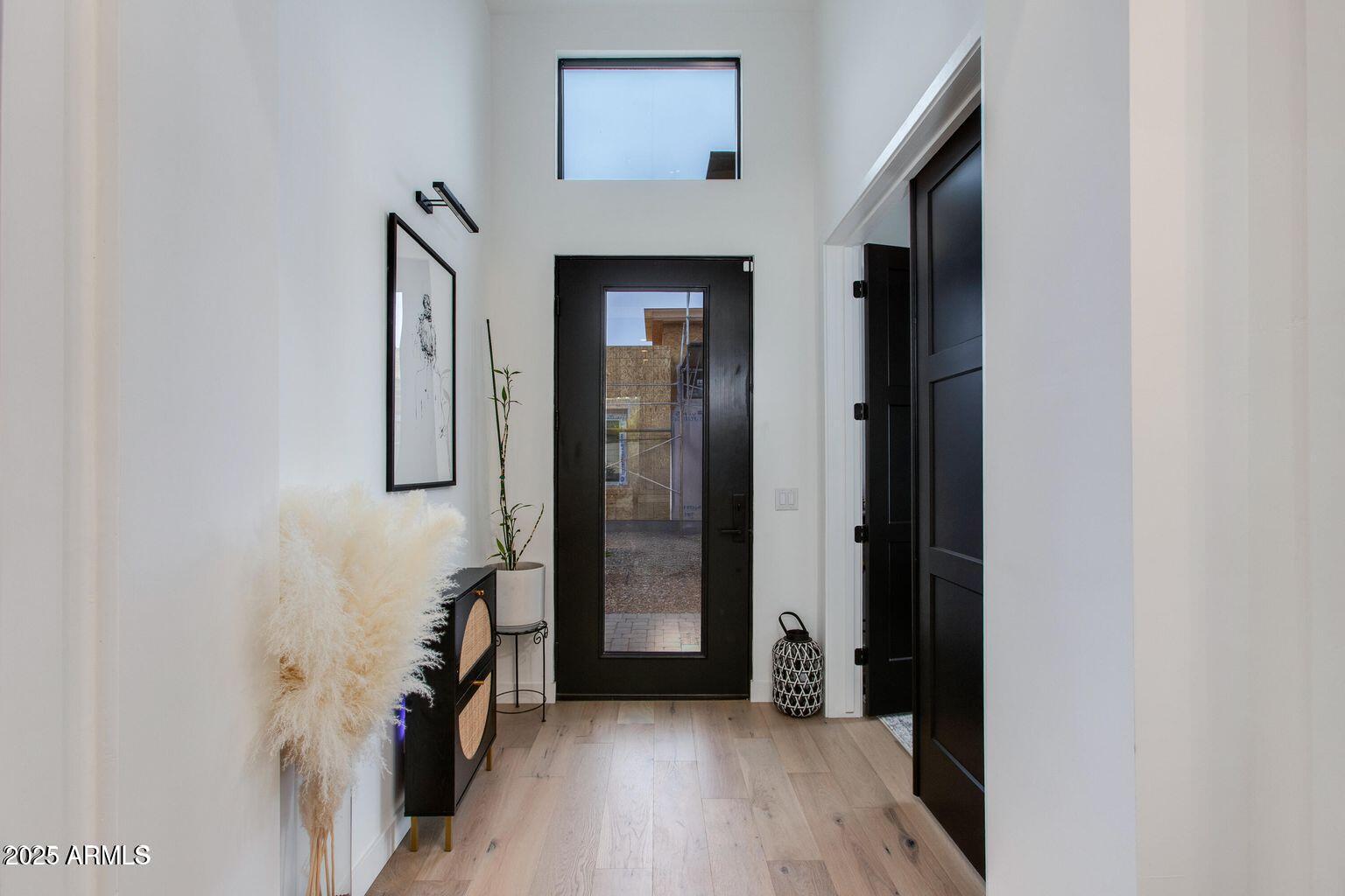 100 W NORTHERN Avenue, 5