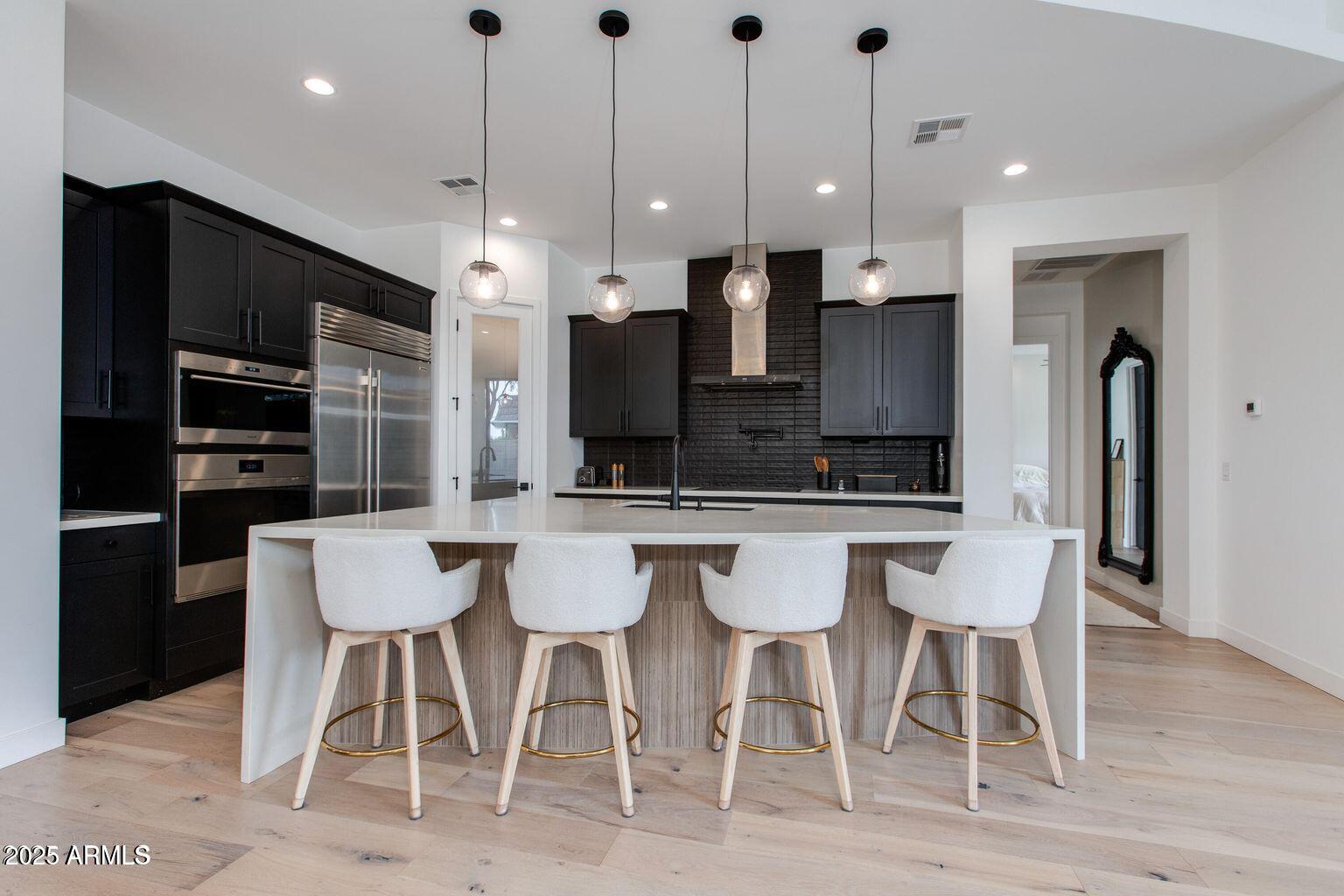 100 W NORTHERN Avenue, 5