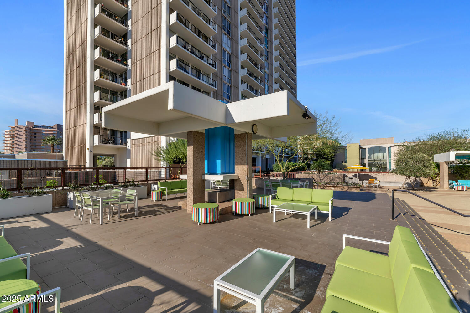 2323 N CENTRAL Avenue, 502
