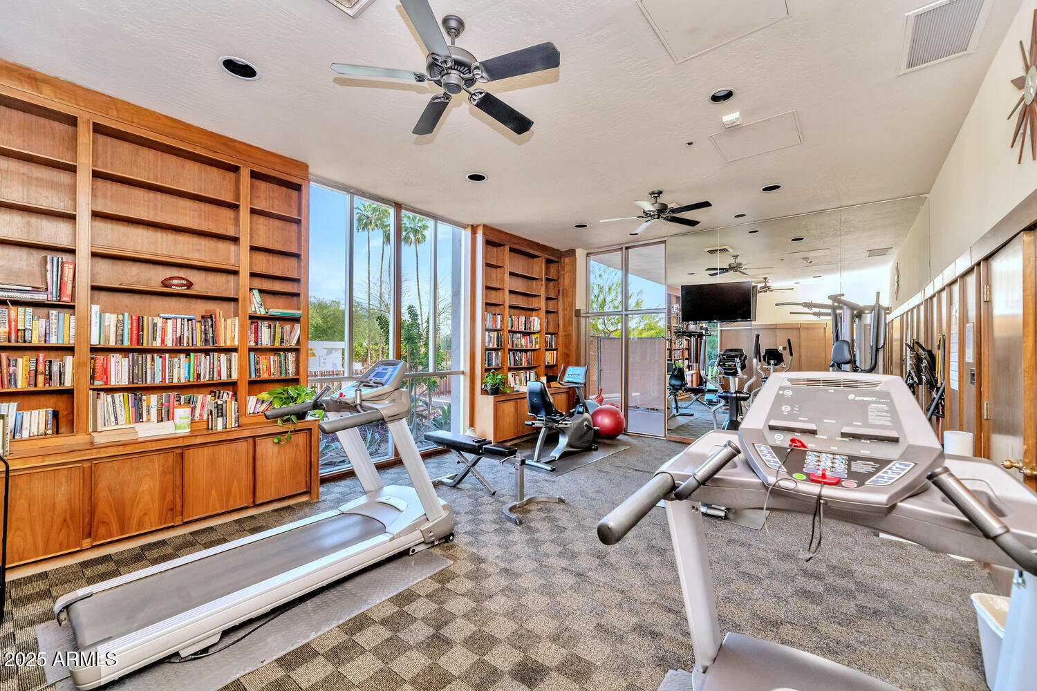 2323 N CENTRAL Avenue, 502