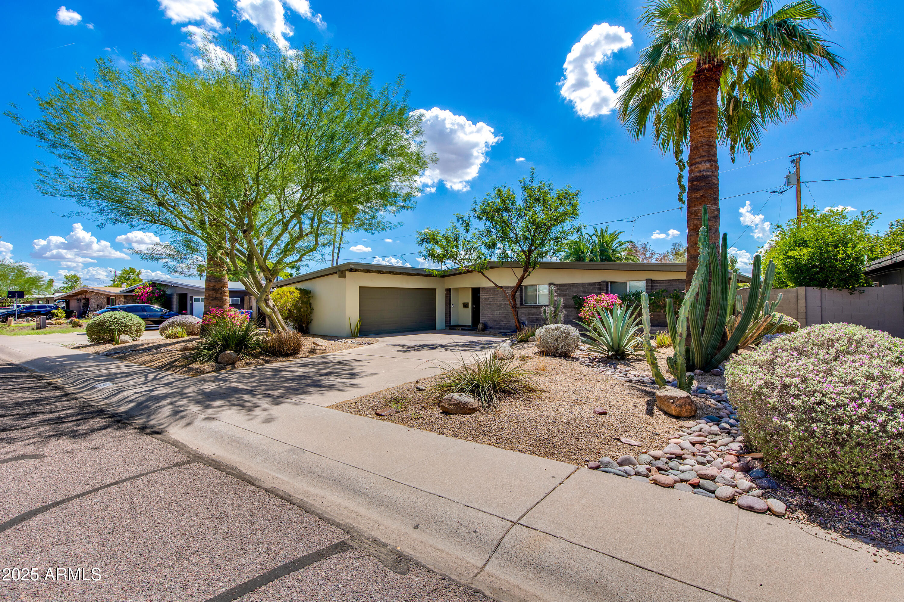 3707 E LAUREL Lane