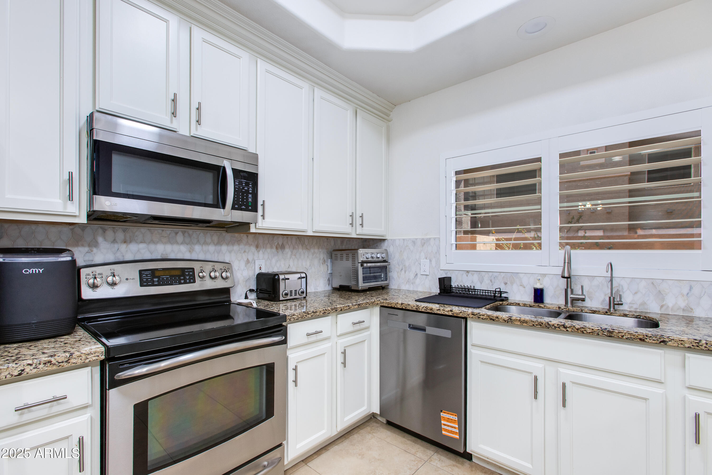 8245 E BELL Road, 102