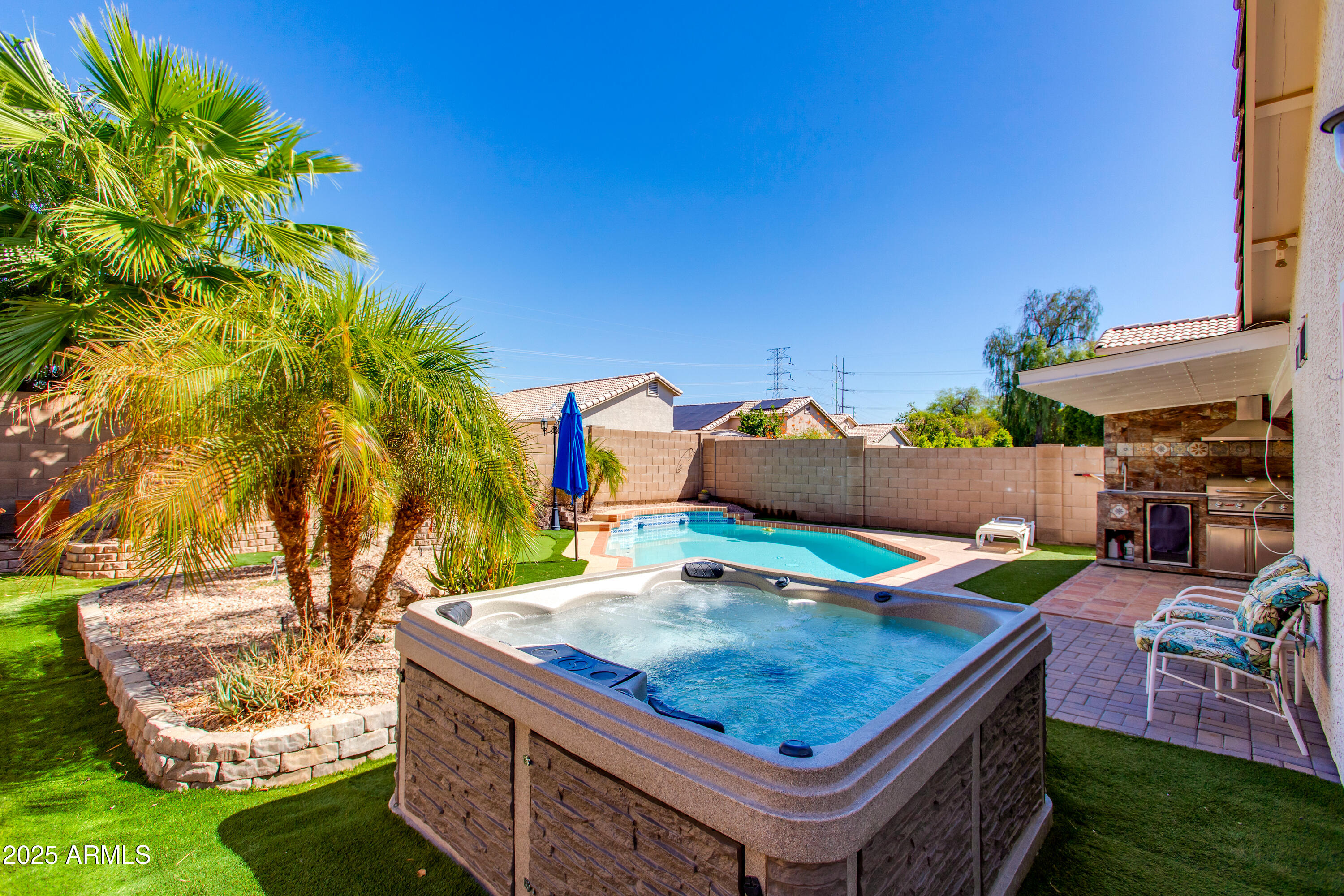 3612 W QUESTA Drive