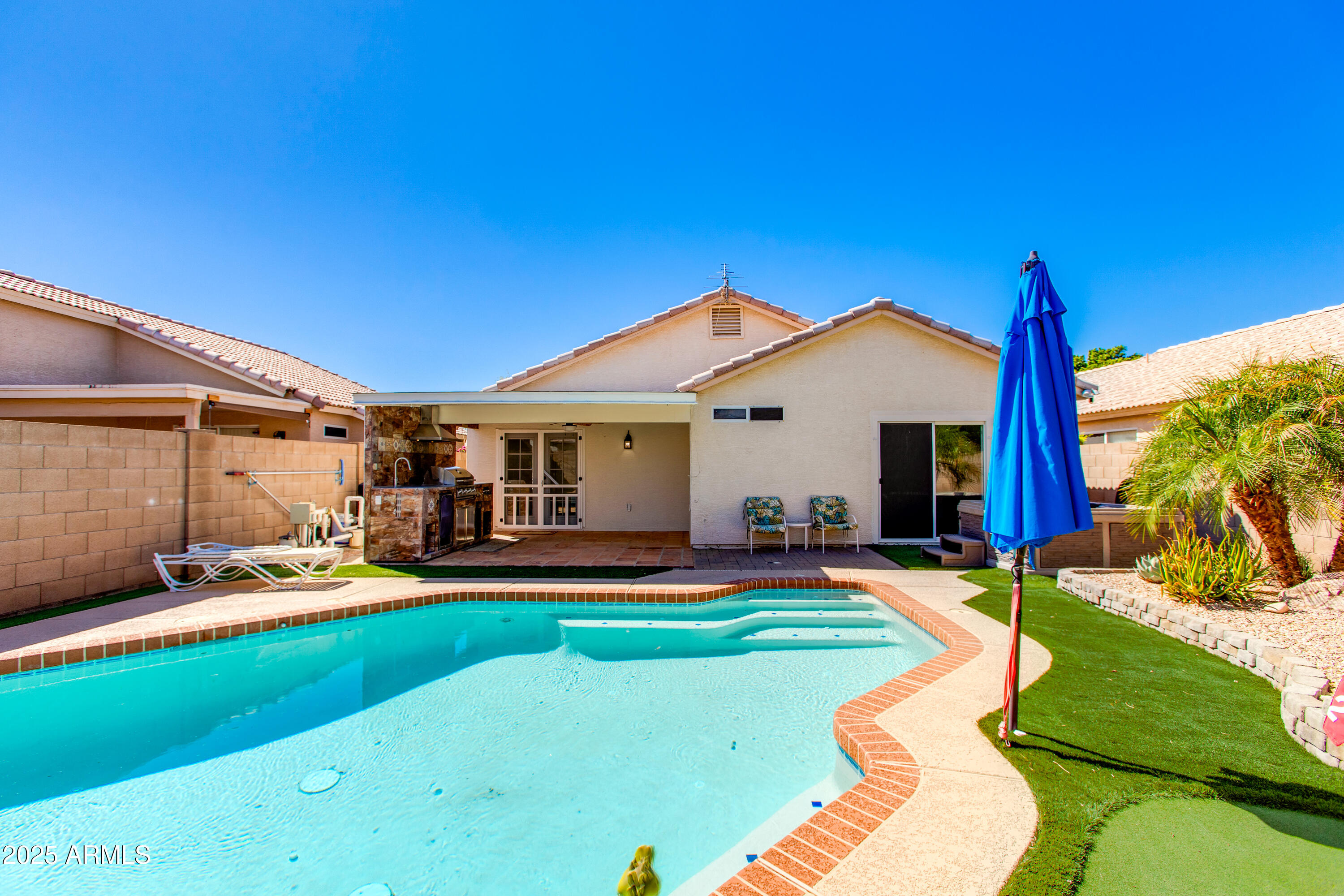 3612 W QUESTA Drive