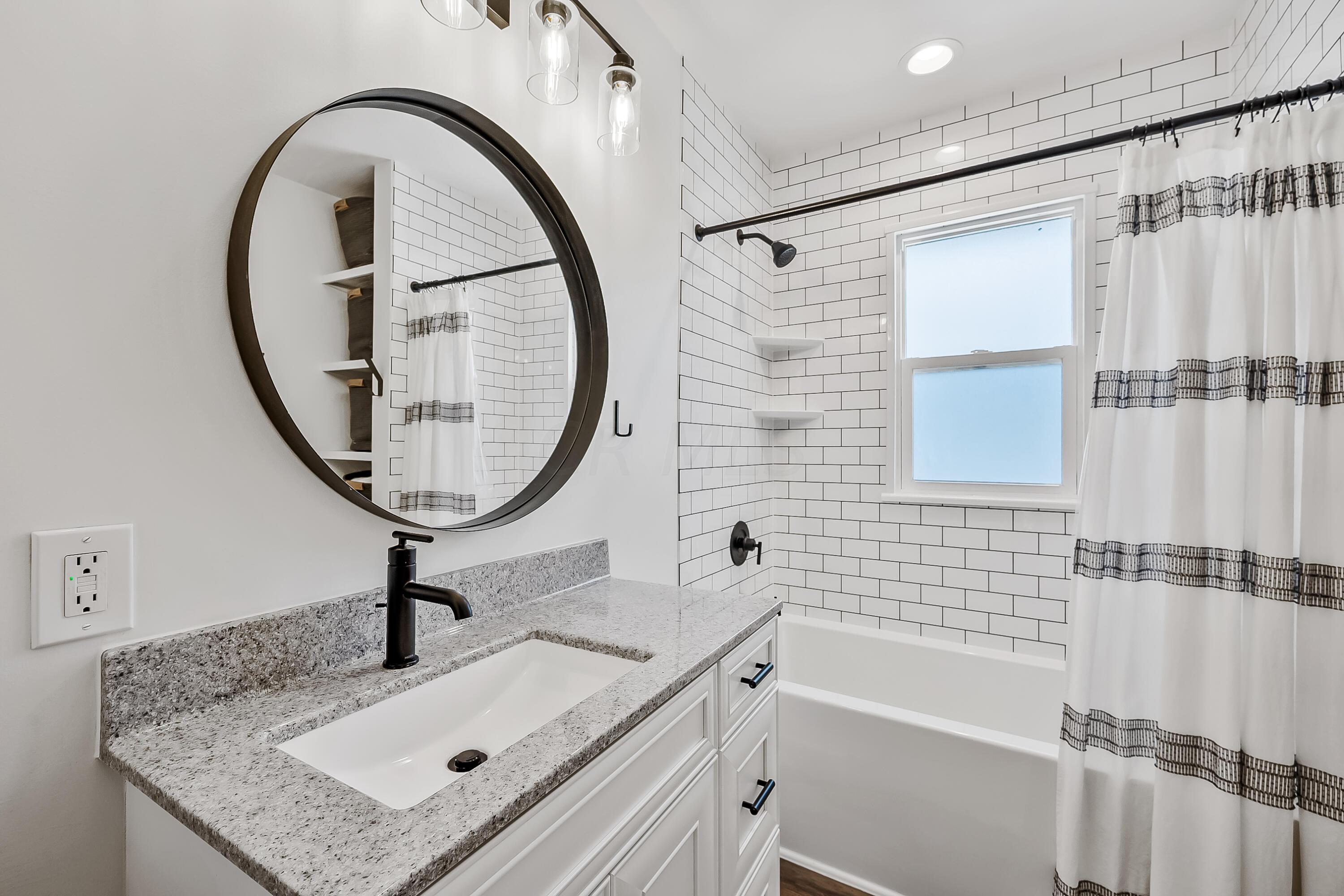 121 W Central Avenue