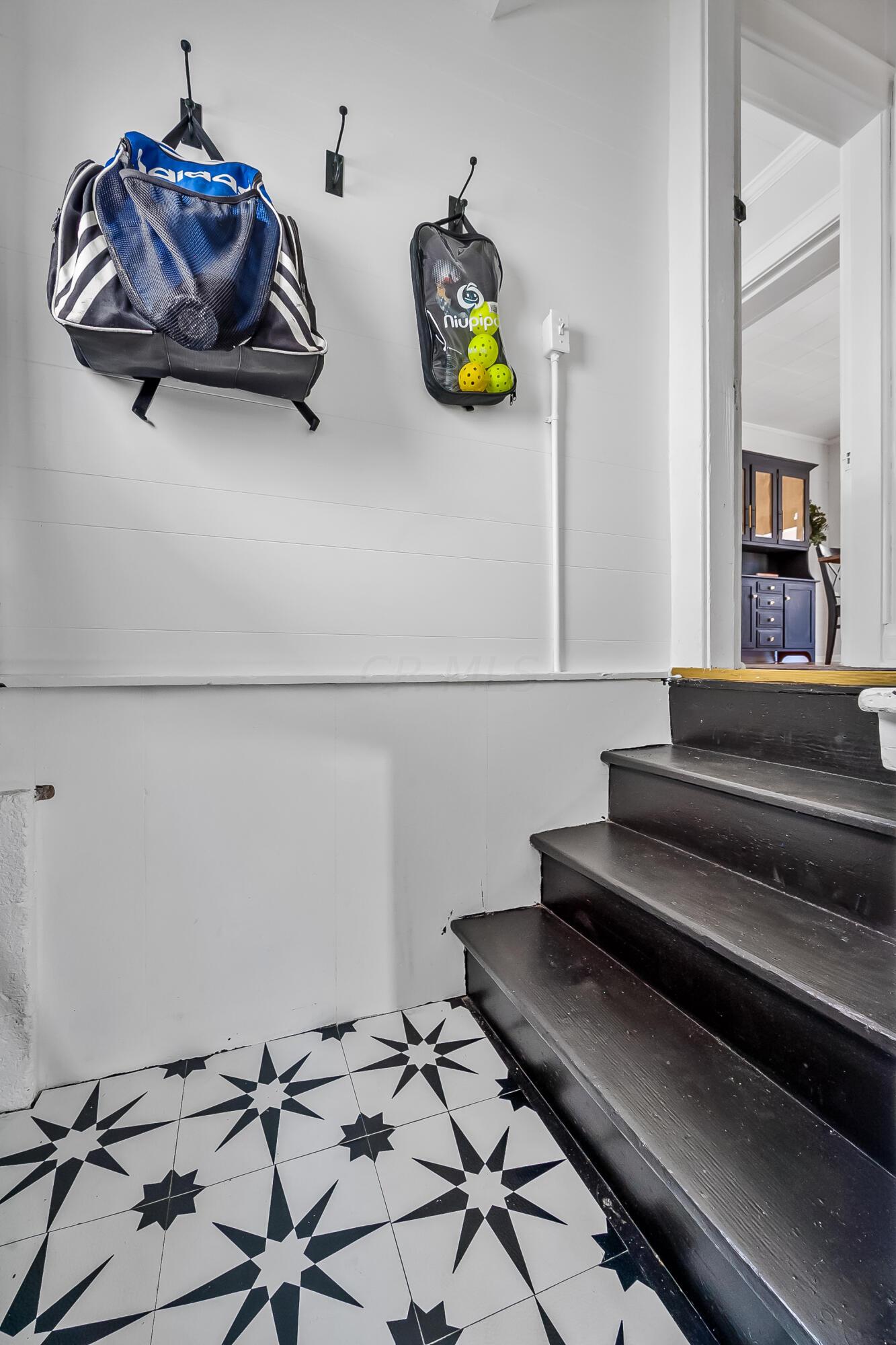 121 W Central Avenue