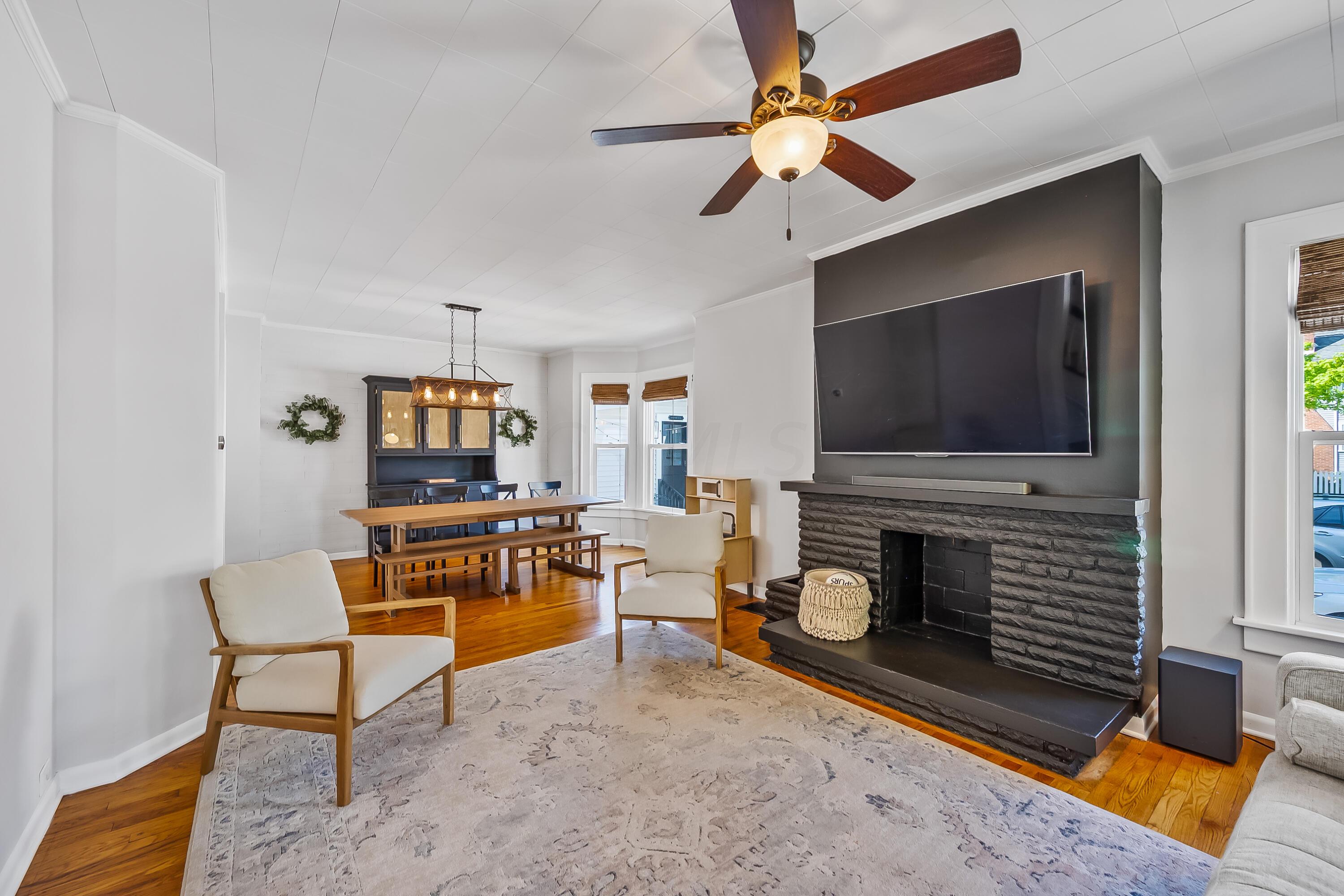121 W Central Avenue