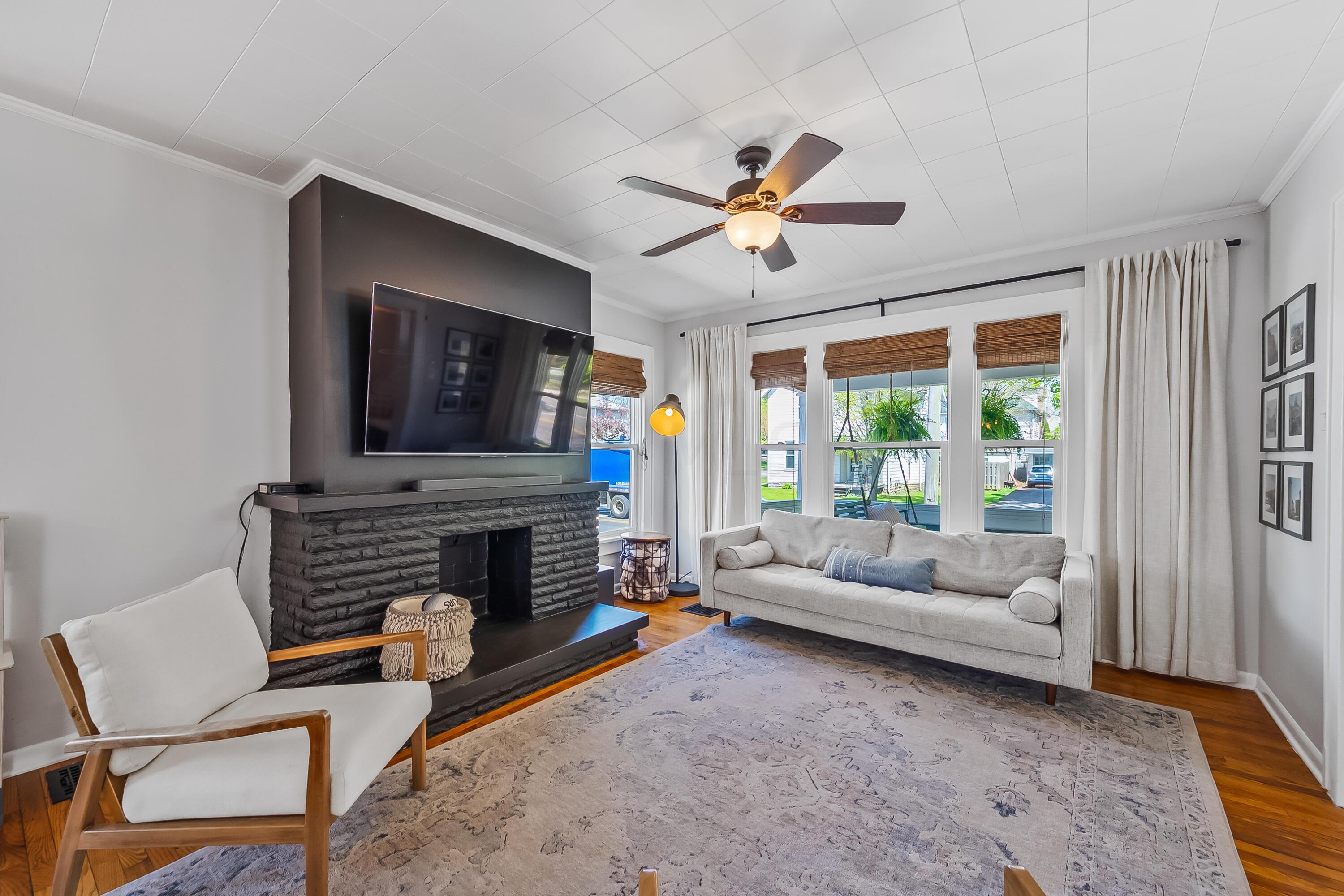 121 W Central Avenue