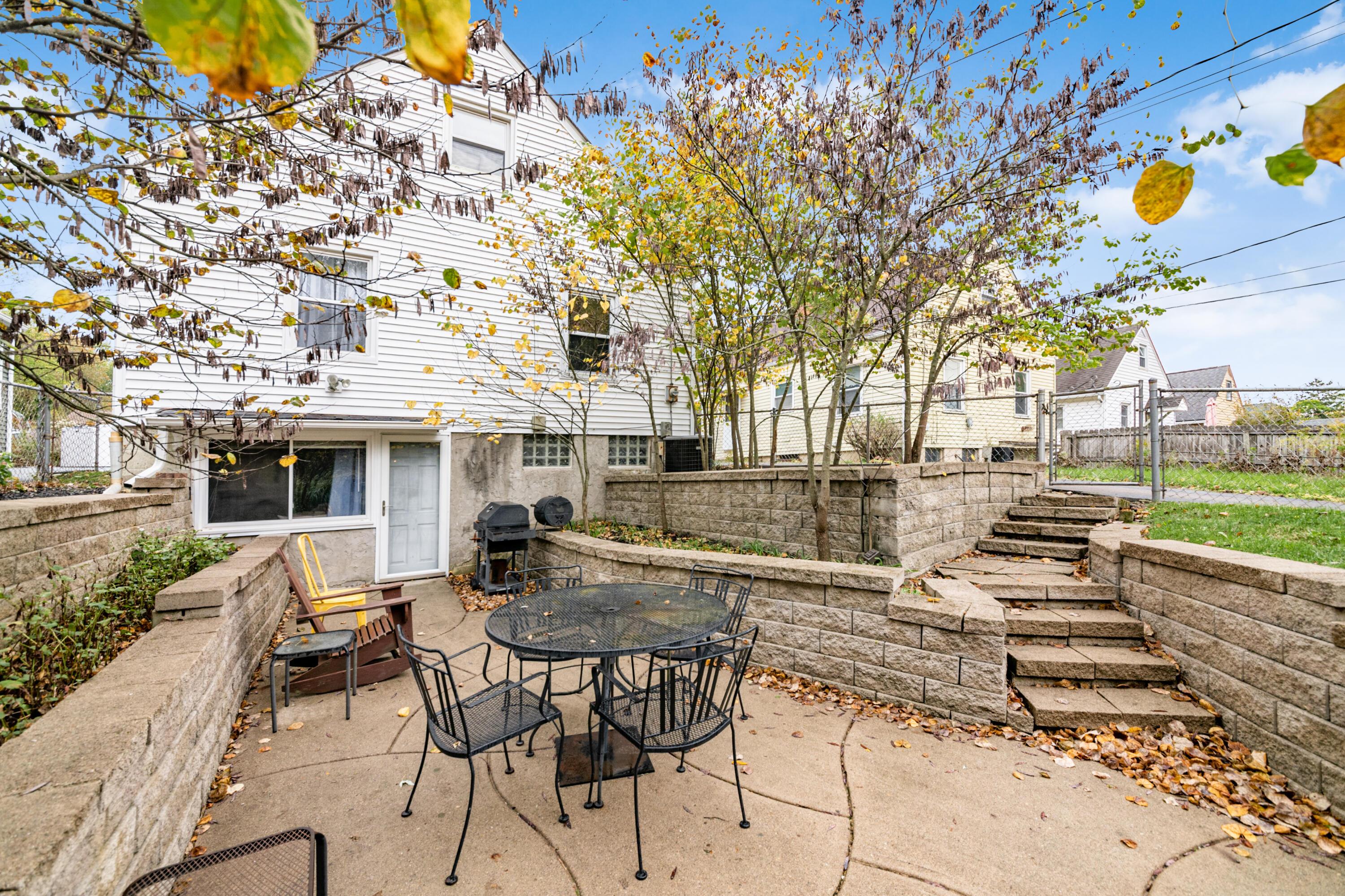 114 E Stanton Avenue