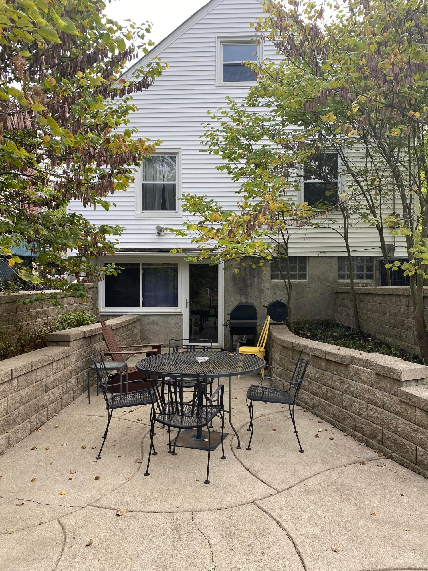114 E Stanton Avenue