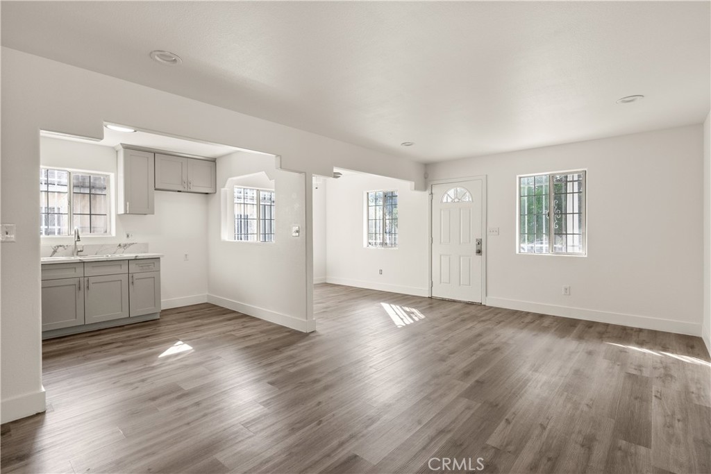 9110 Avalon Boulevard