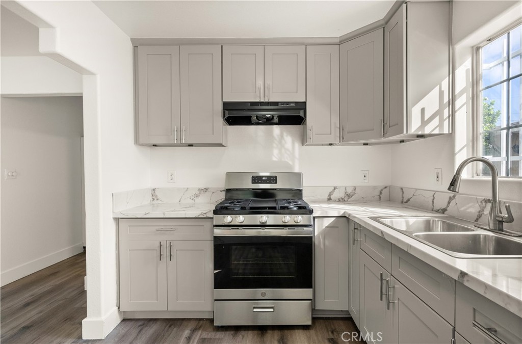 9110 Avalon Boulevard