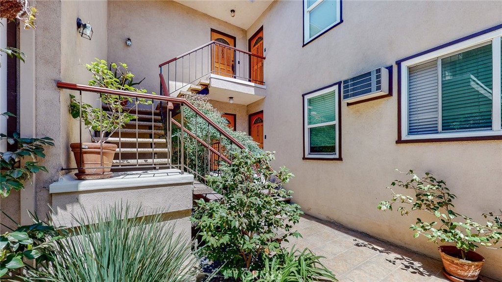 1730 Camden Avenue 203