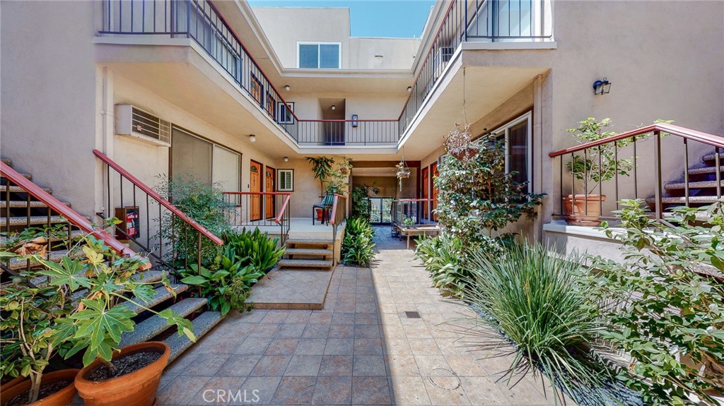 1730 Camden Avenue 203