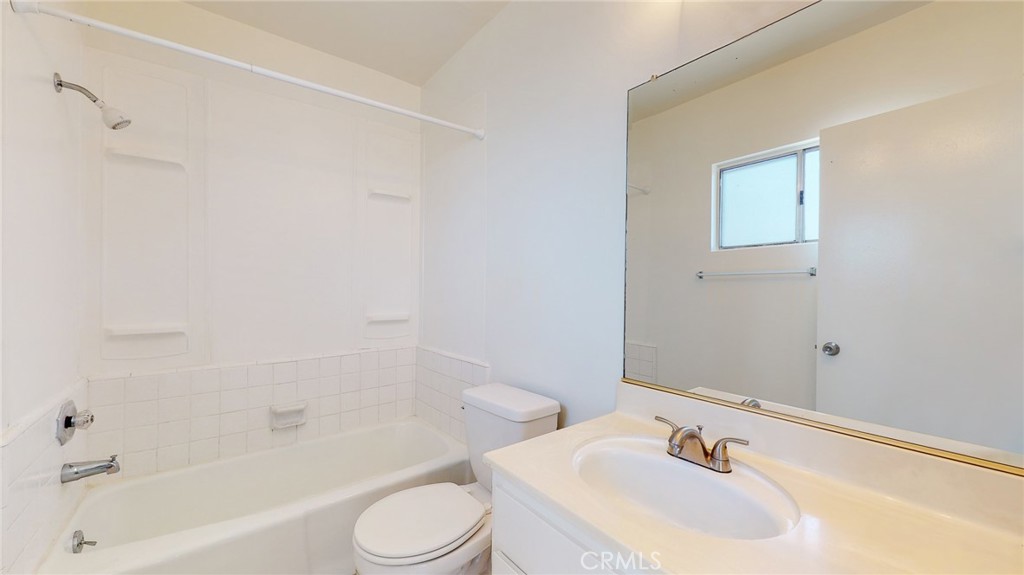 1730 Camden Avenue 203