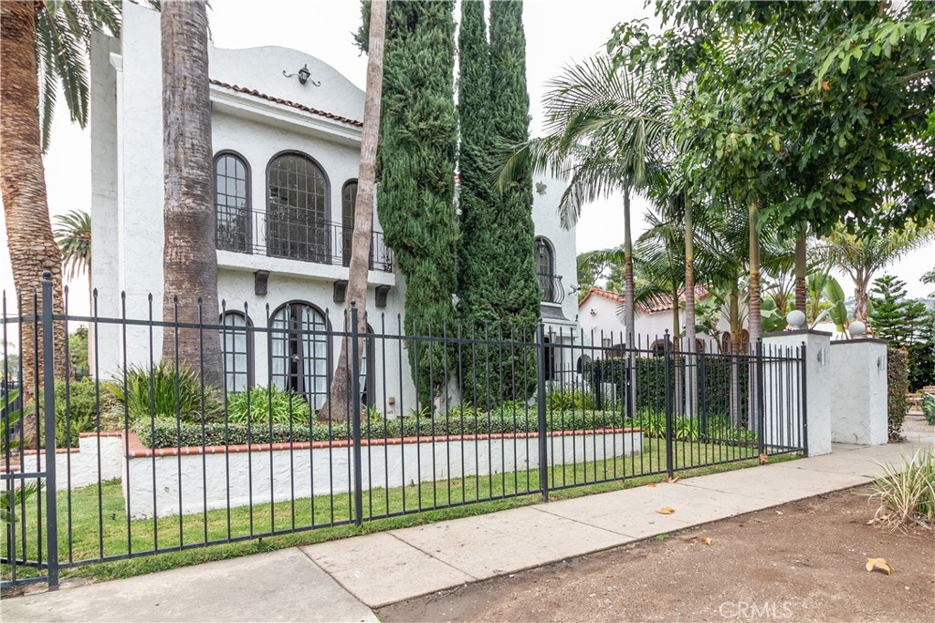 1003 Havenhurst Drive