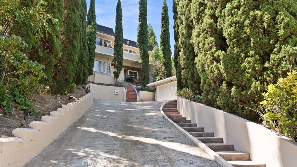 10314 Cresta Drive