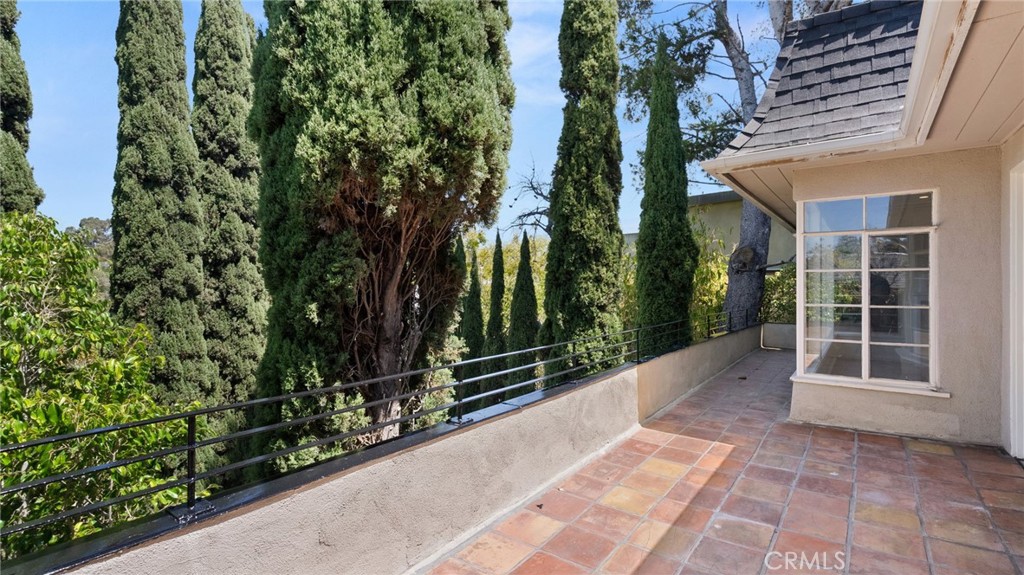 10314 Cresta Drive