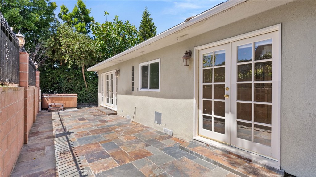 10314 Cresta Drive