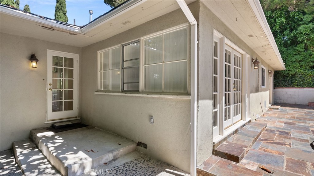 10314 Cresta Drive