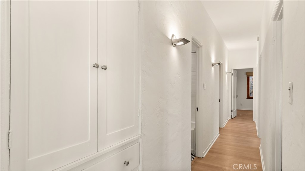 810 1/2 Parkman Avenue