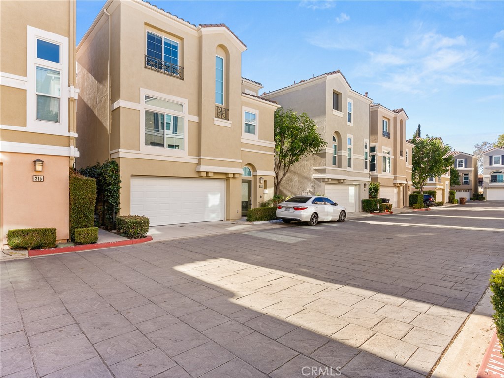 213 Montana Del Lago Drive