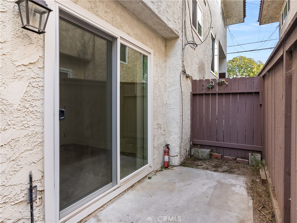 619 N Lucia Avenue N 2