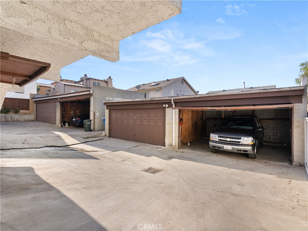 619 N Lucia Avenue N 2